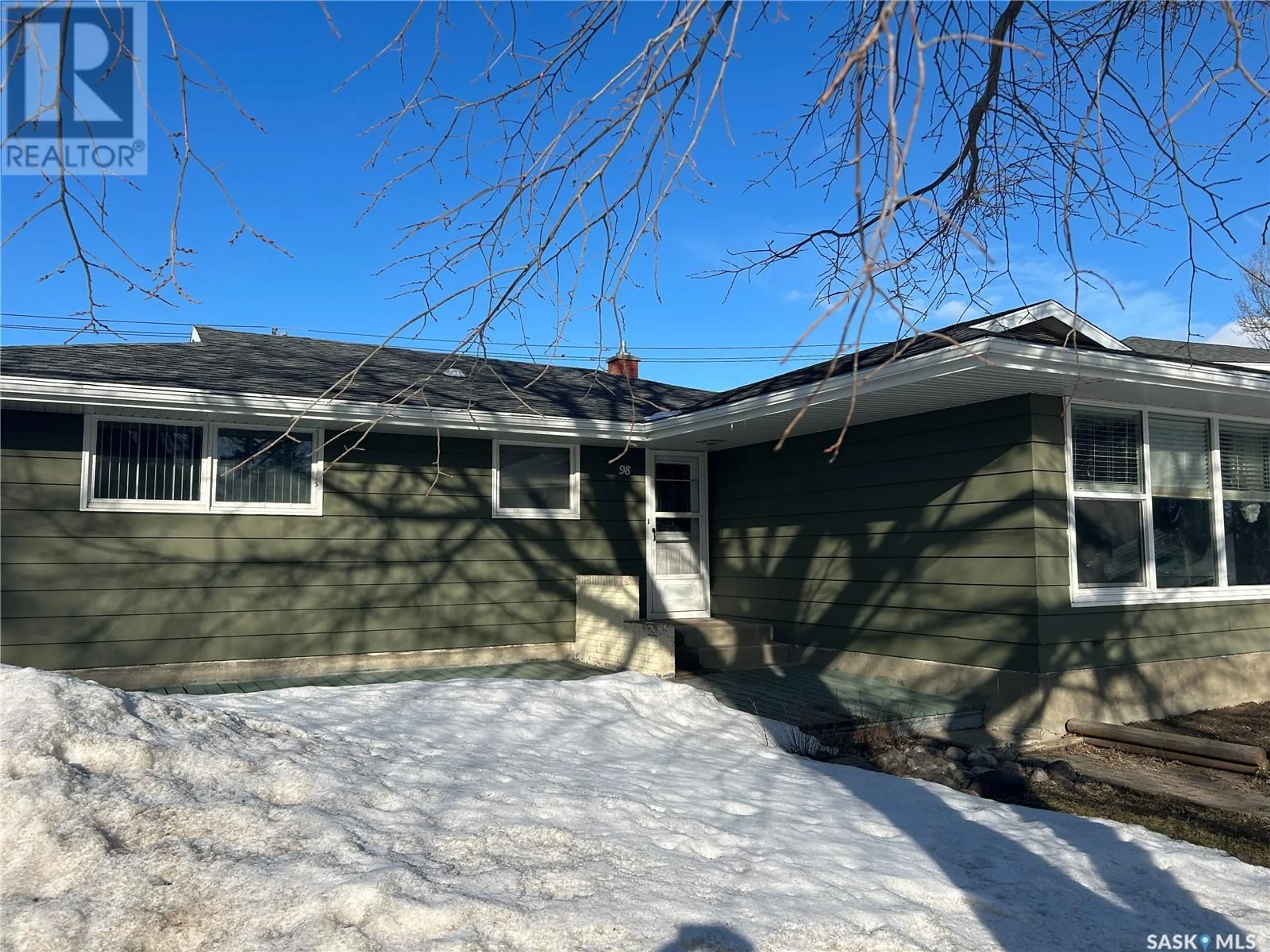 Home with vinyl exterior material, street for 98 MILLAR CRESCENT, Regina Saskatchewan S4S1N4
