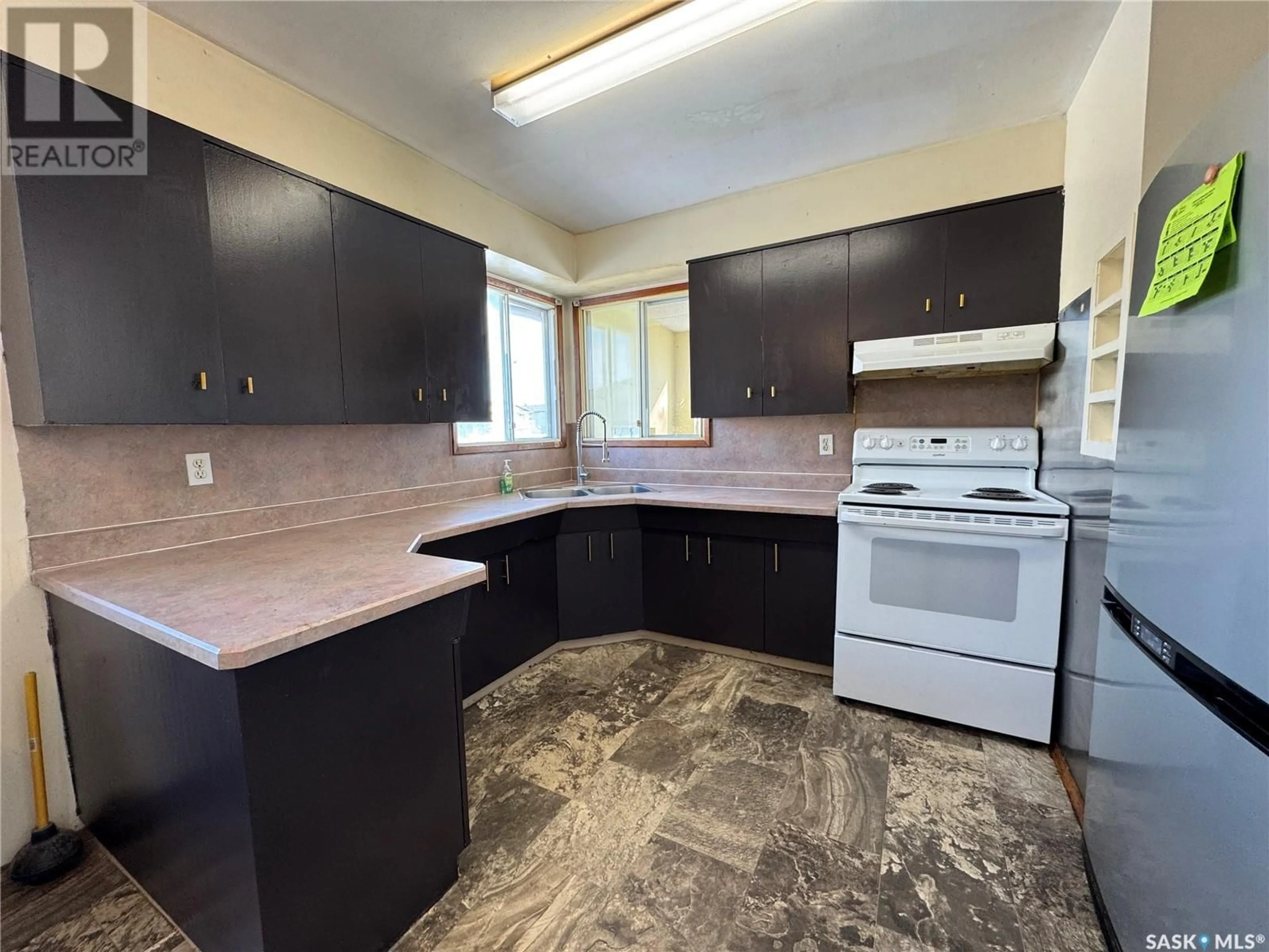 Standard kitchen, unknown for 460 29TH STREET, Prince Albert Saskatchewan S6V1Y7