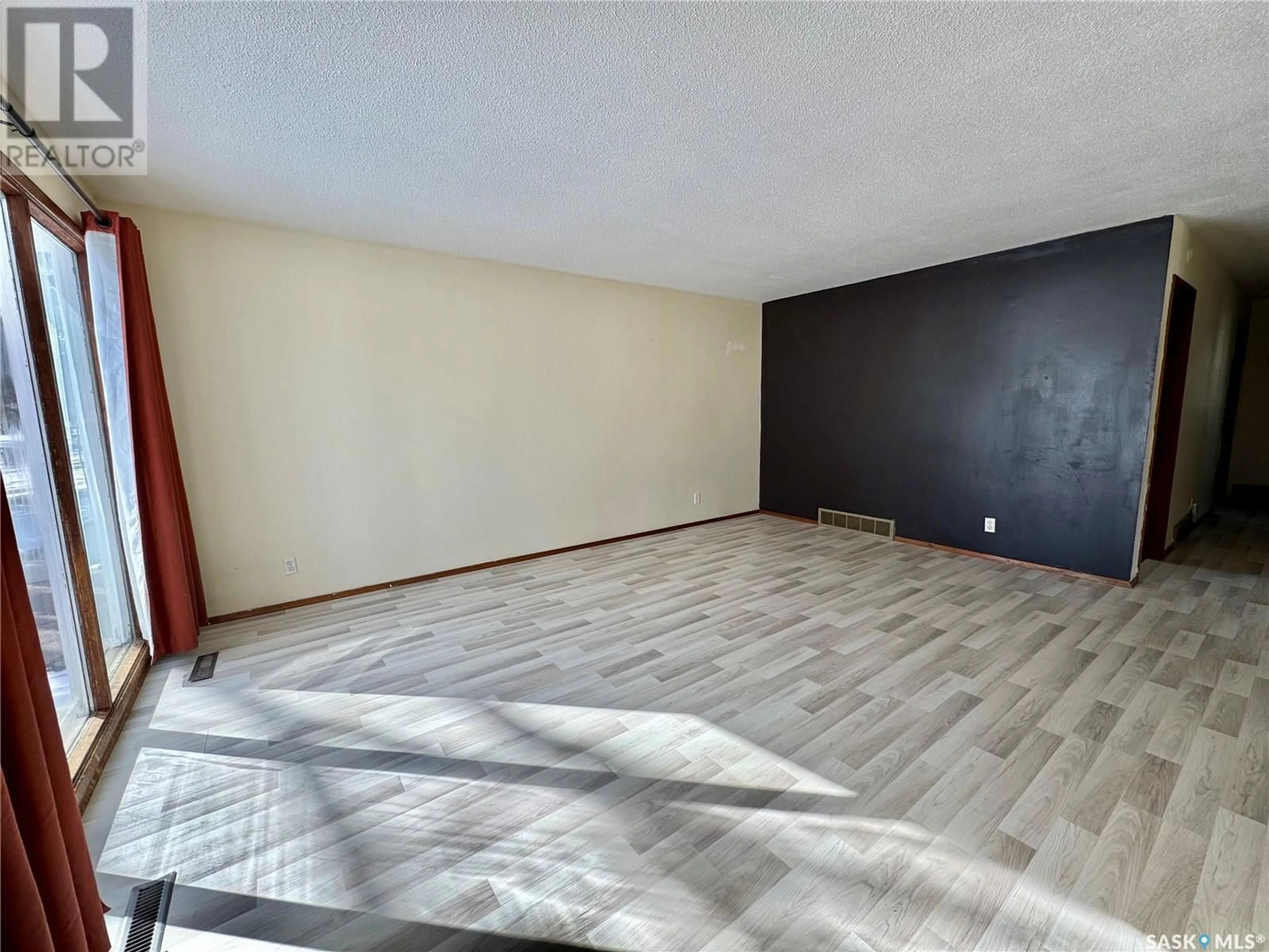 A pic of a room for 460 29TH STREET, Prince Albert Saskatchewan S6V1Y7