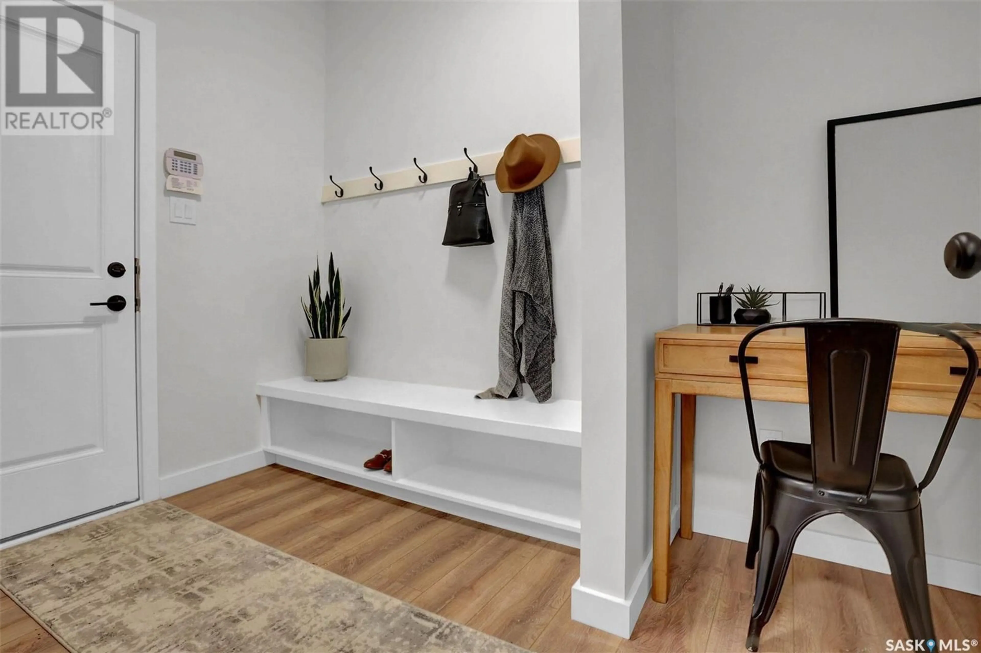 Indoor entryway for 250 KATZ COURT, Saskatoon Saskatchewan S7V1S8