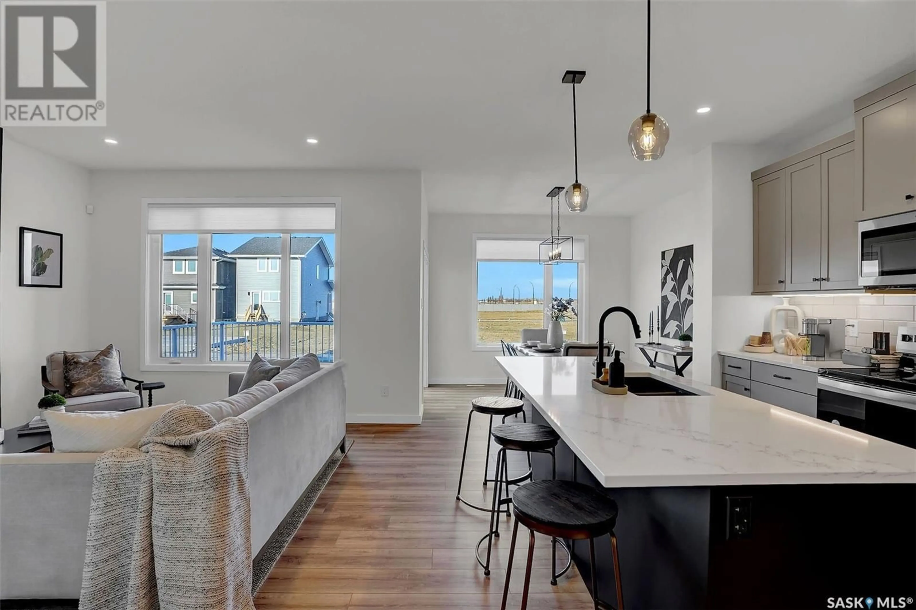 Open concept kitchen, unknown for 250 KATZ COURT, Saskatoon Saskatchewan S7V1S8