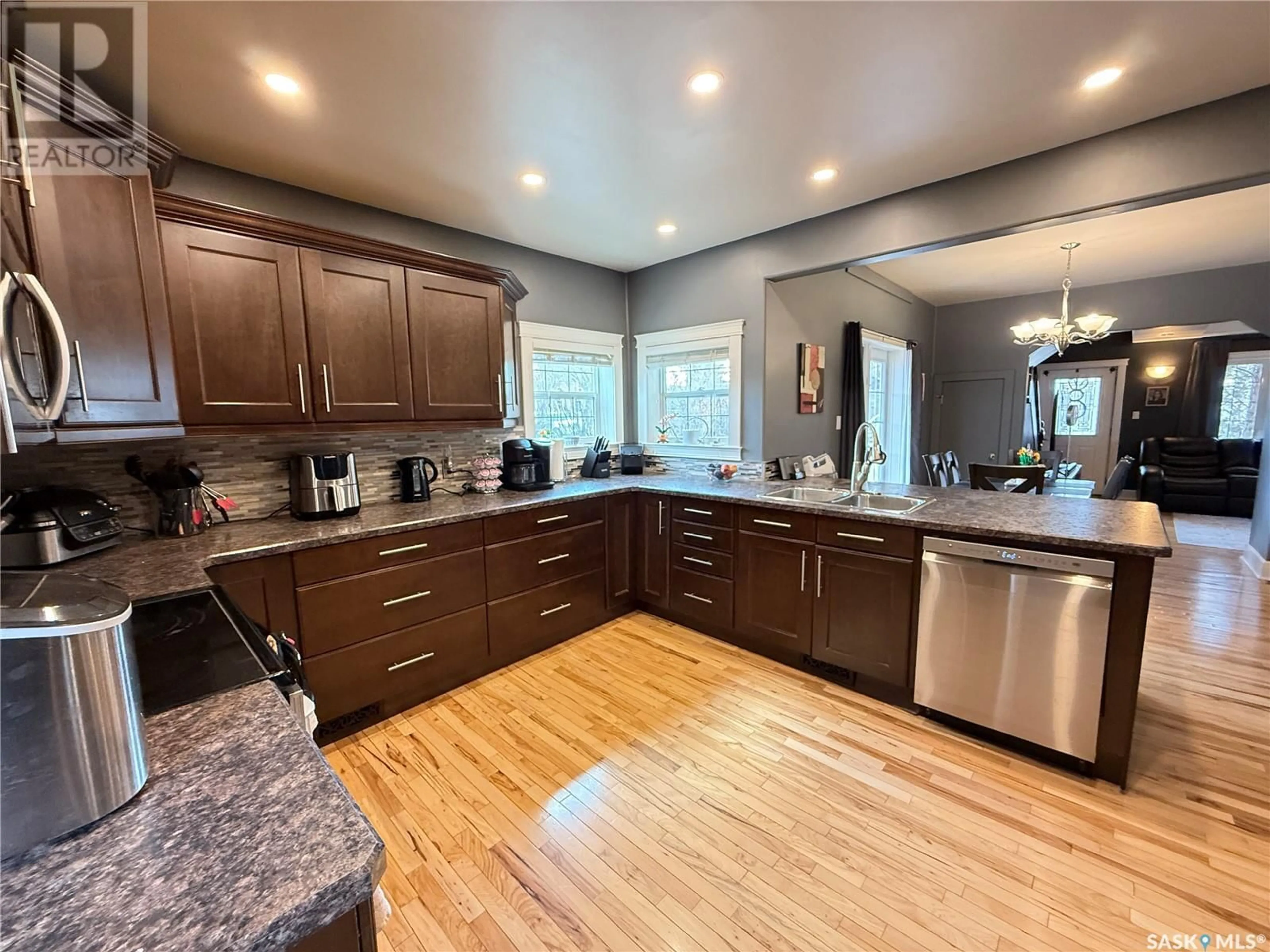 Open concept kitchen, unknown for 214 3RD STREET, Weyburn Saskatchewan S4H2C3