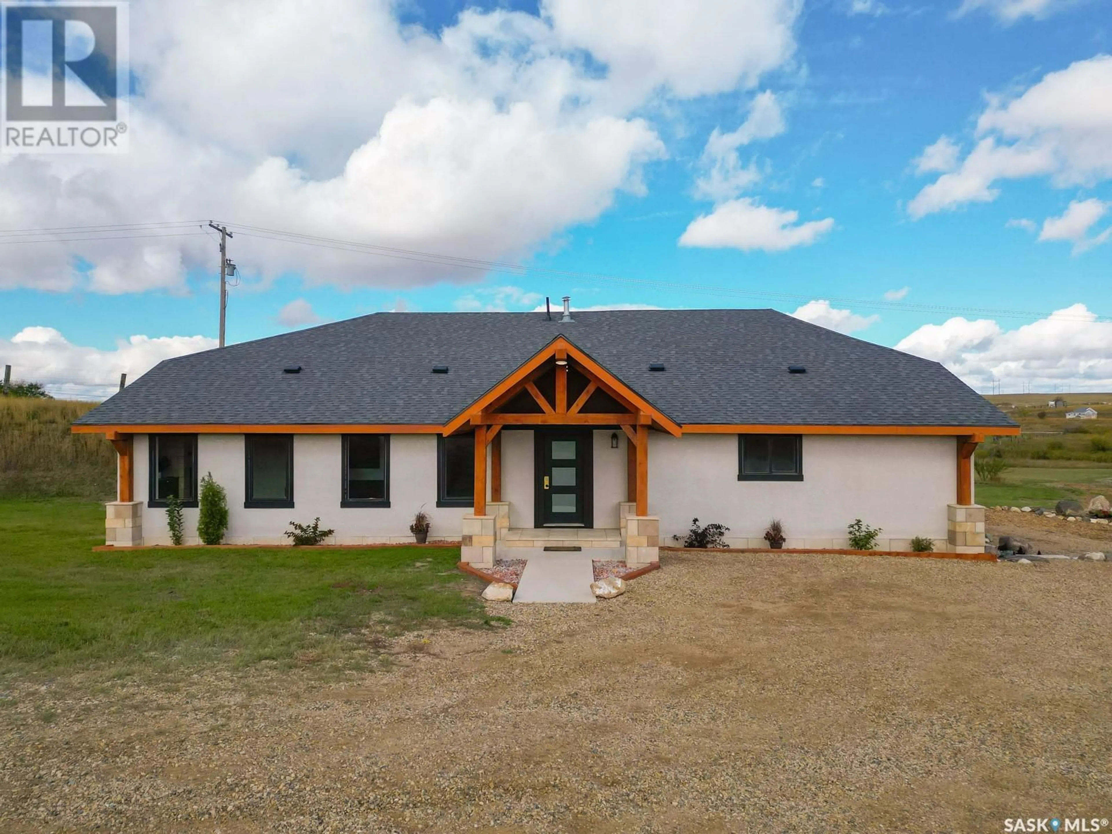 Home with vinyl exterior material, building for RIVER'S EDGE ACREAGE, Moose Jaw Rm No. 161 Saskatchewan S0H0N0