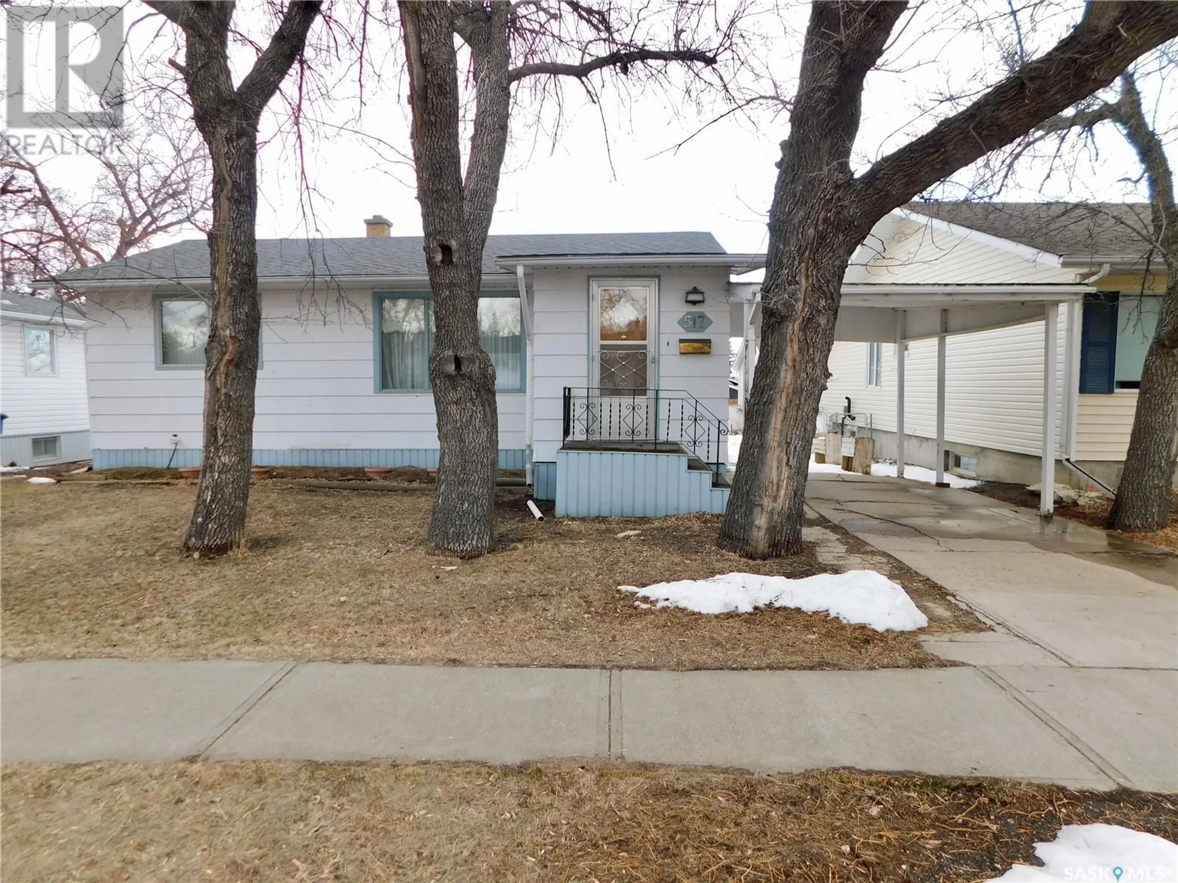 Unknown for 517 3RD AVENUE, Assiniboia Saskatchewan S0H0B0