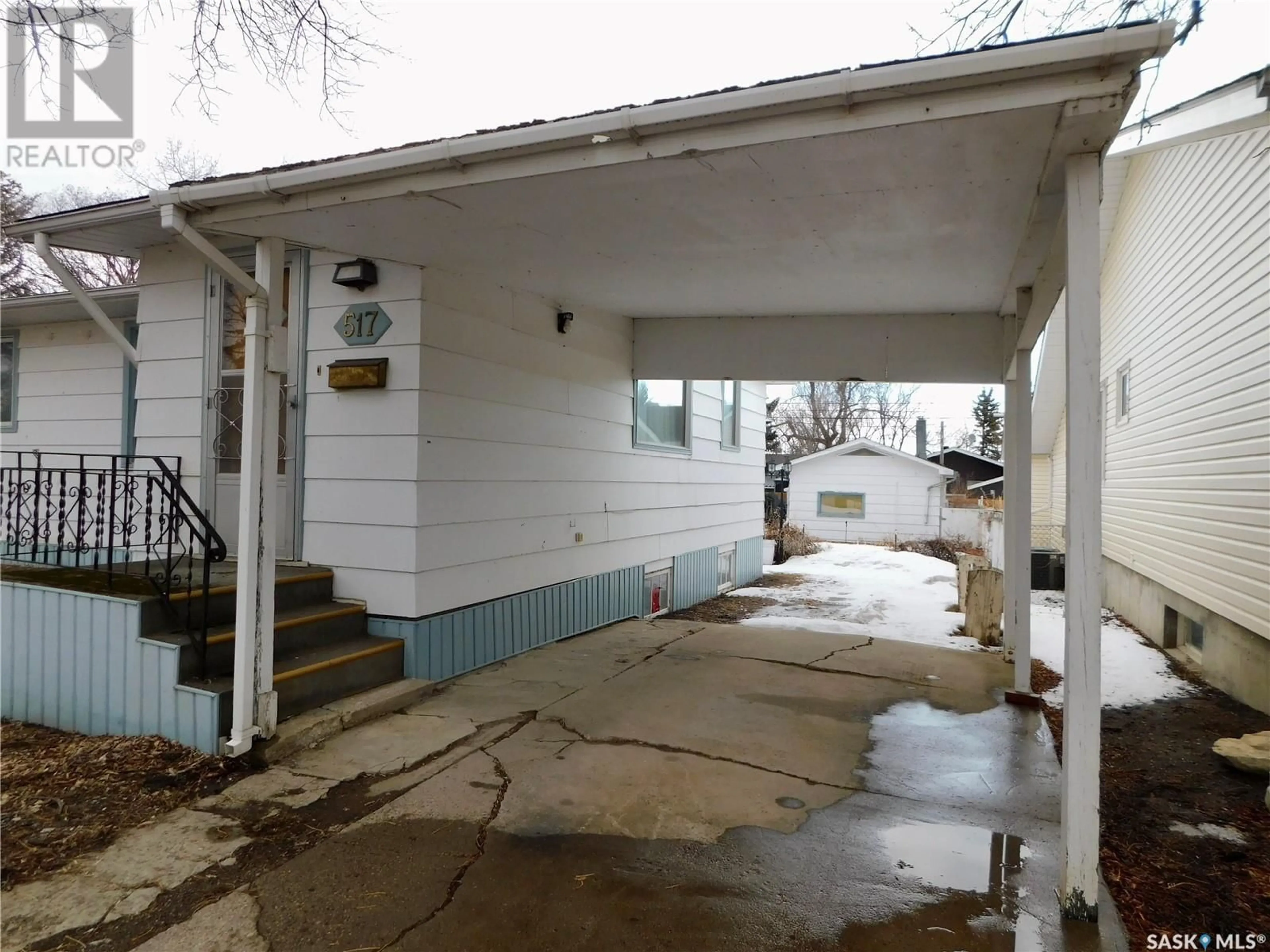 Unknown for 517 3RD AVENUE, Assiniboia Saskatchewan S0H0B0