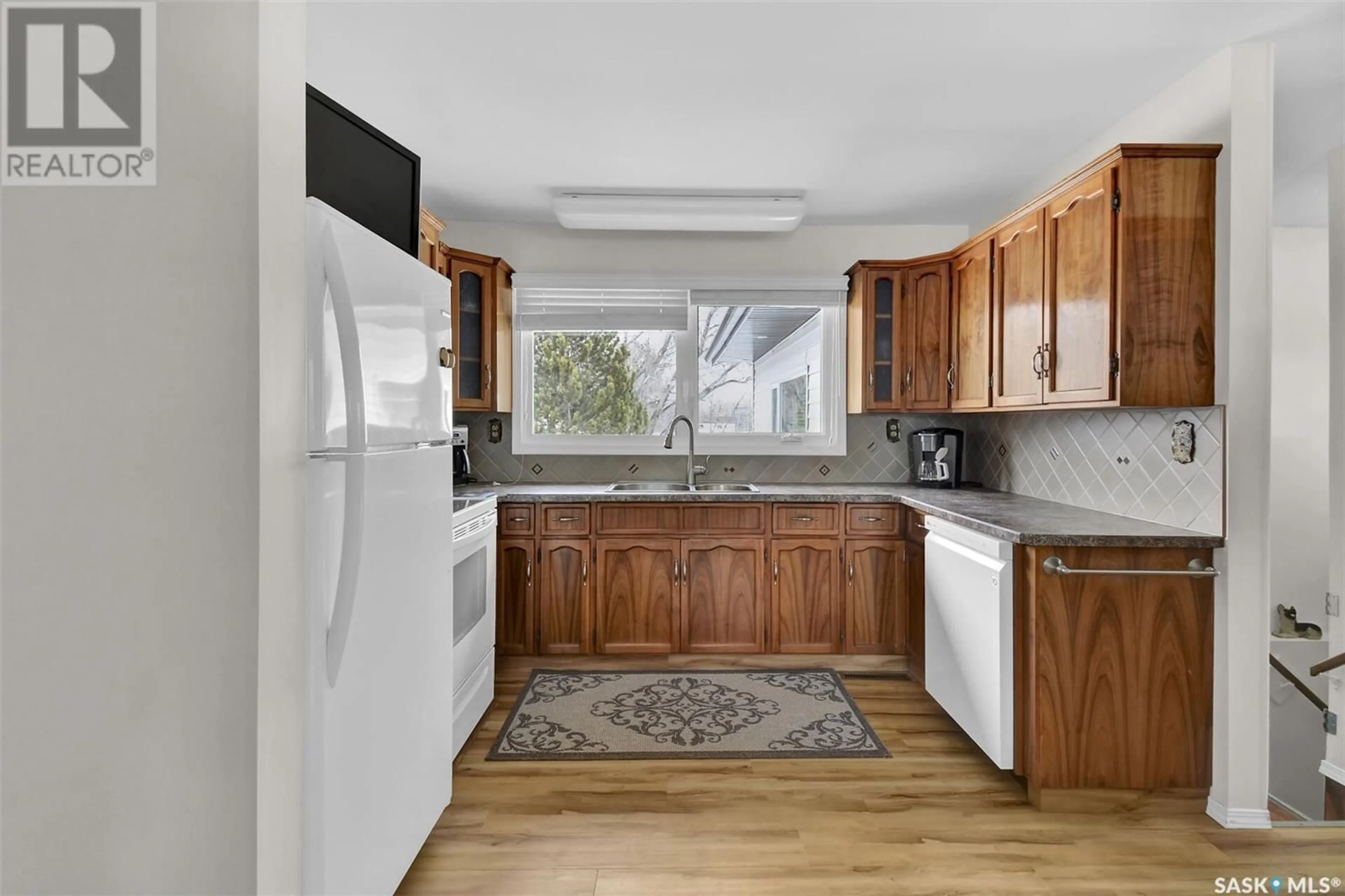 Standard kitchen, ceramic/tile floor for 14 MICHAEL ACREAGE HIGHWAY, Vanscoy Rm No. 345 Saskatchewan S0K1V0