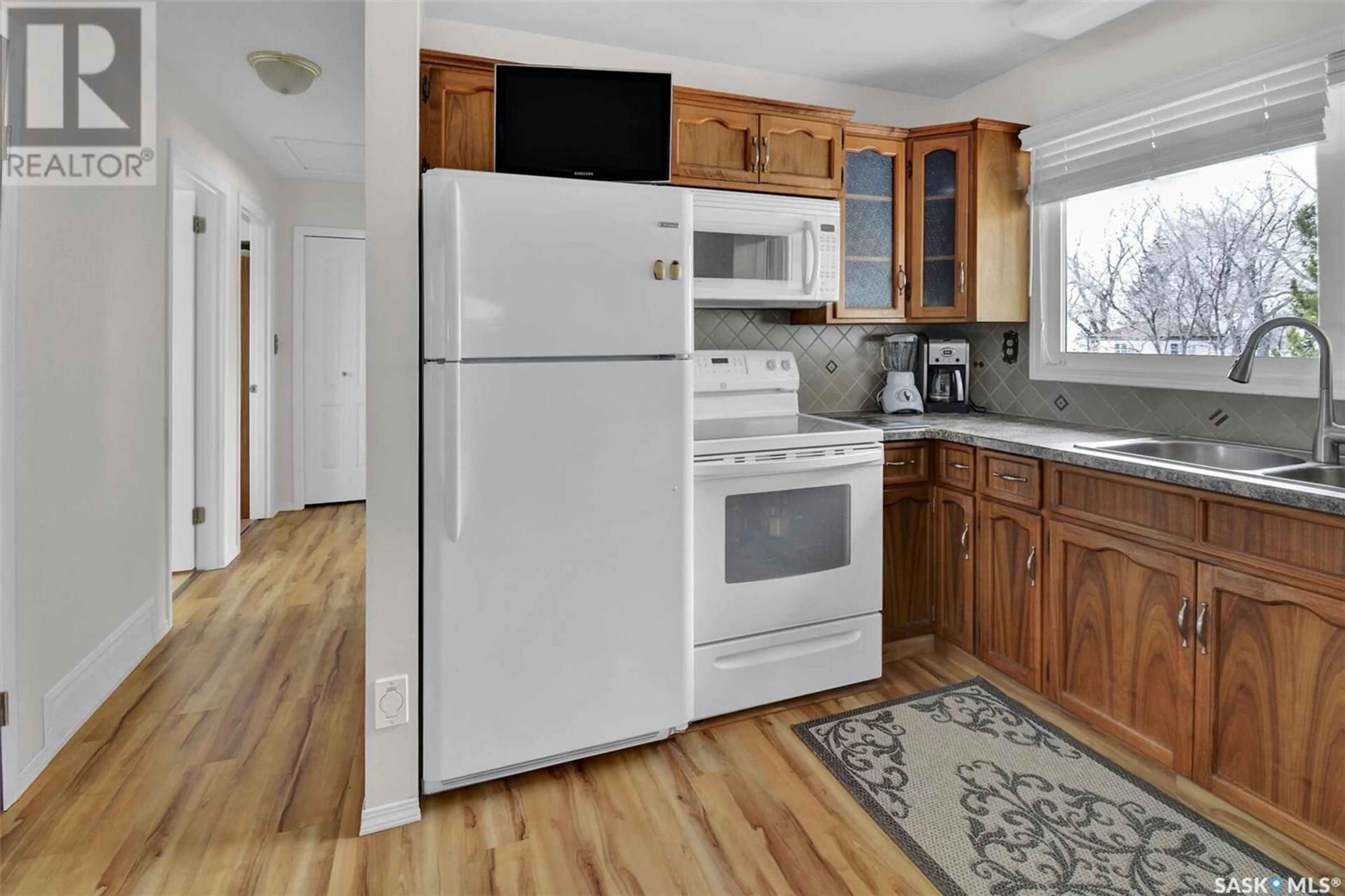 Standard kitchen, unknown for 14 MICHAEL ACREAGE HIGHWAY, Vanscoy Rm No. 345 Saskatchewan S0K1V0