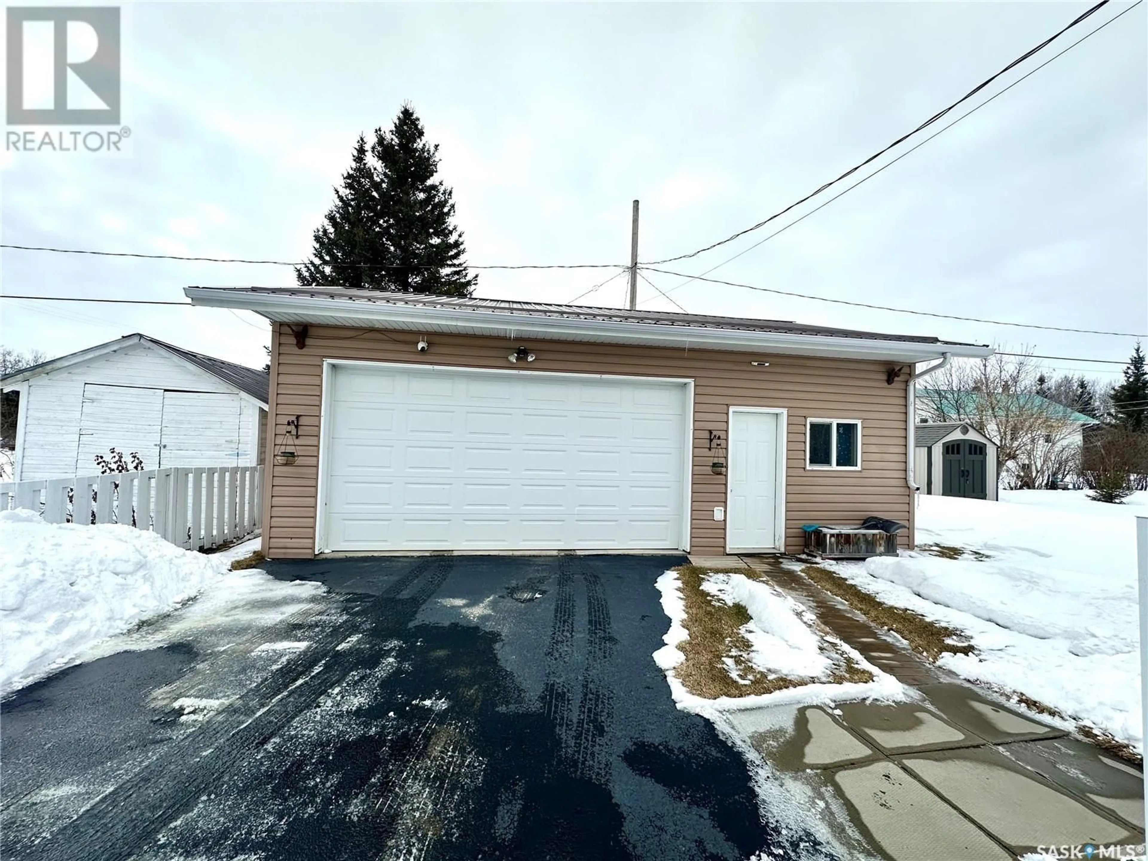 Unknown for 303 3RD STREET, Medstead Saskatchewan S0M1W0