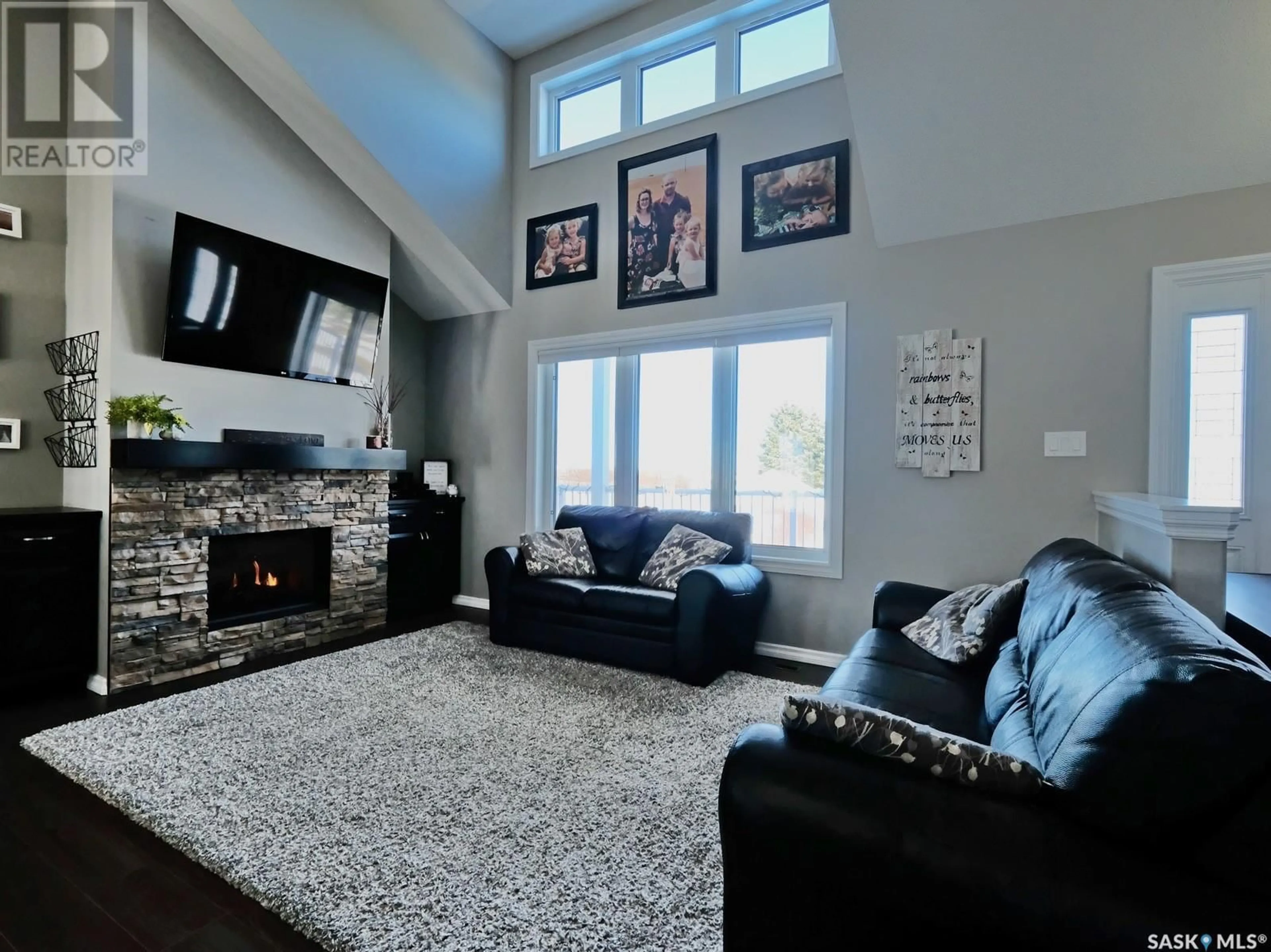 Living room with furniture, carpet floor for CLARK ACREAGE, St. Andrews Rm No. 287 Saskatchewan S0L2V0