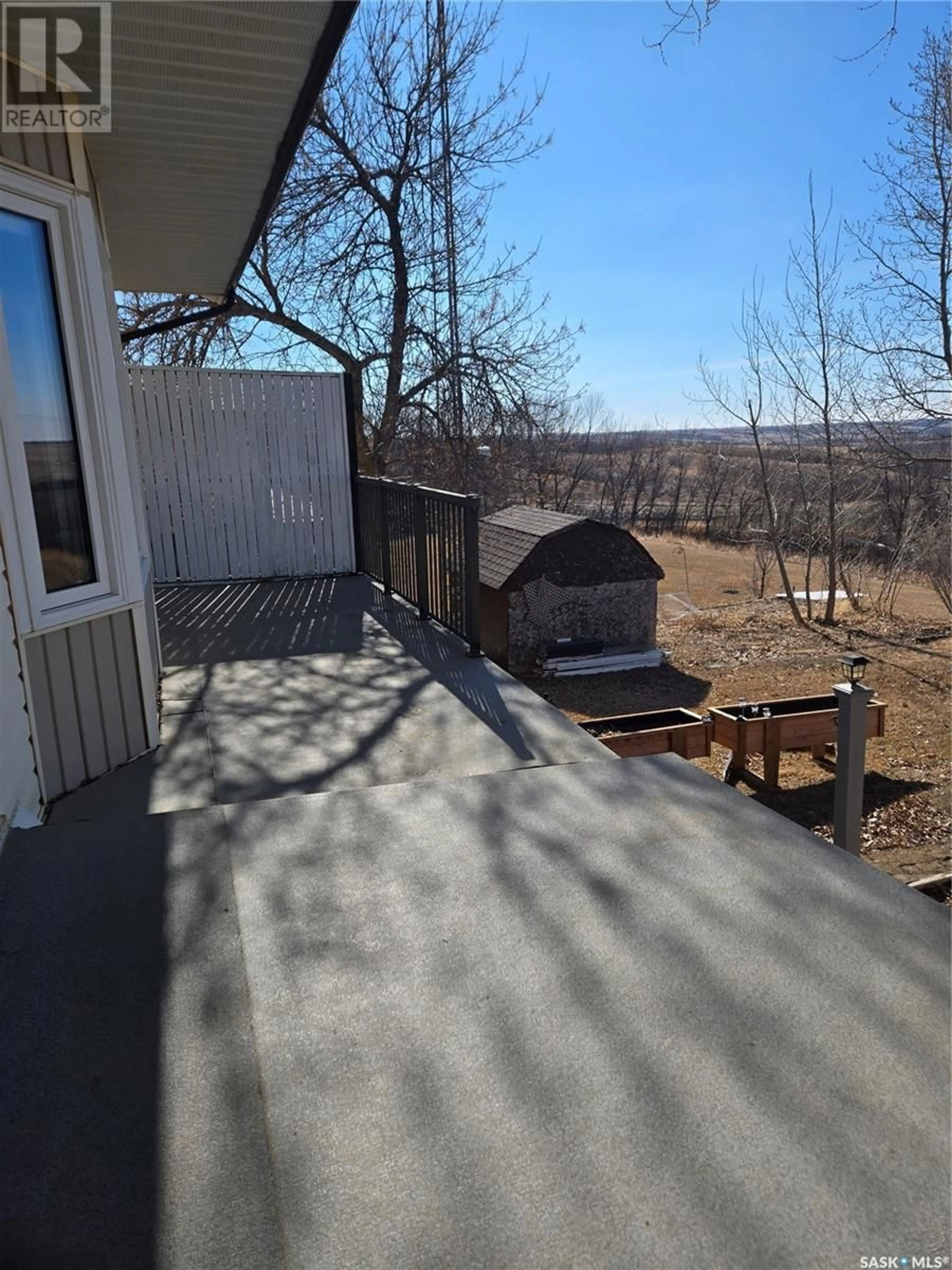Patio, mountain view for 22 PARK AVENUE, Oxbow Saskatchewan S0C2B0
