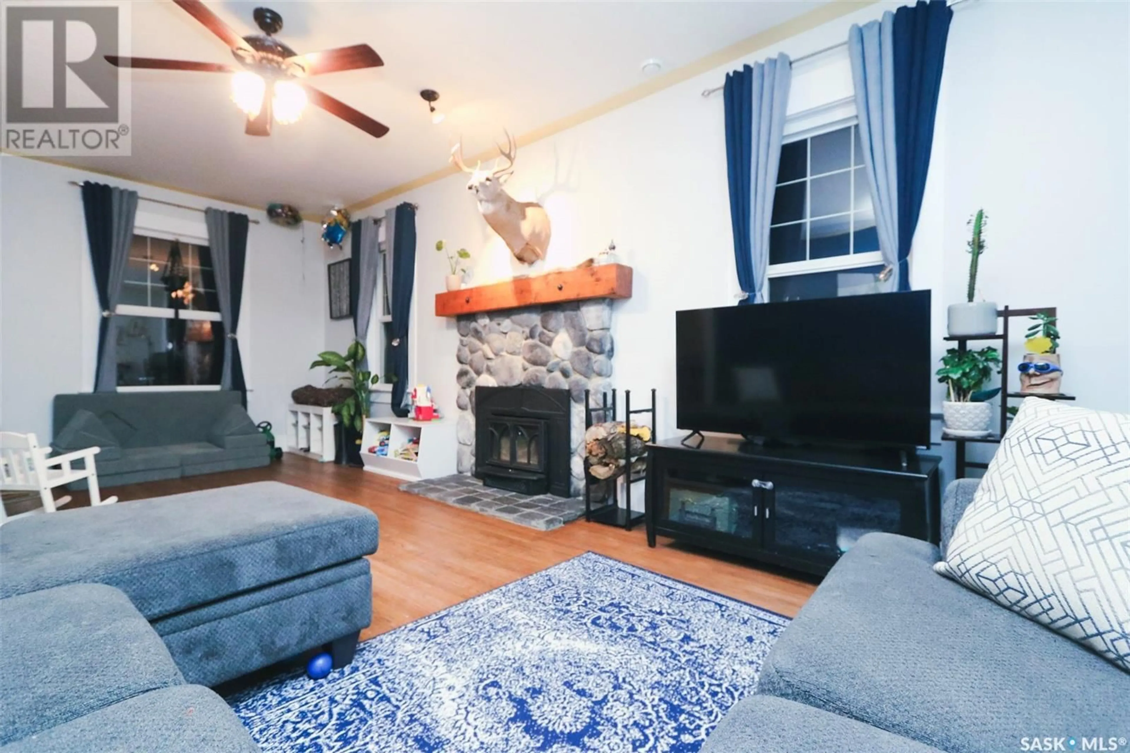 Living room with furniture, unknown for 76 THIRD AVENUE, Yorkton Saskatchewan S3N1C3