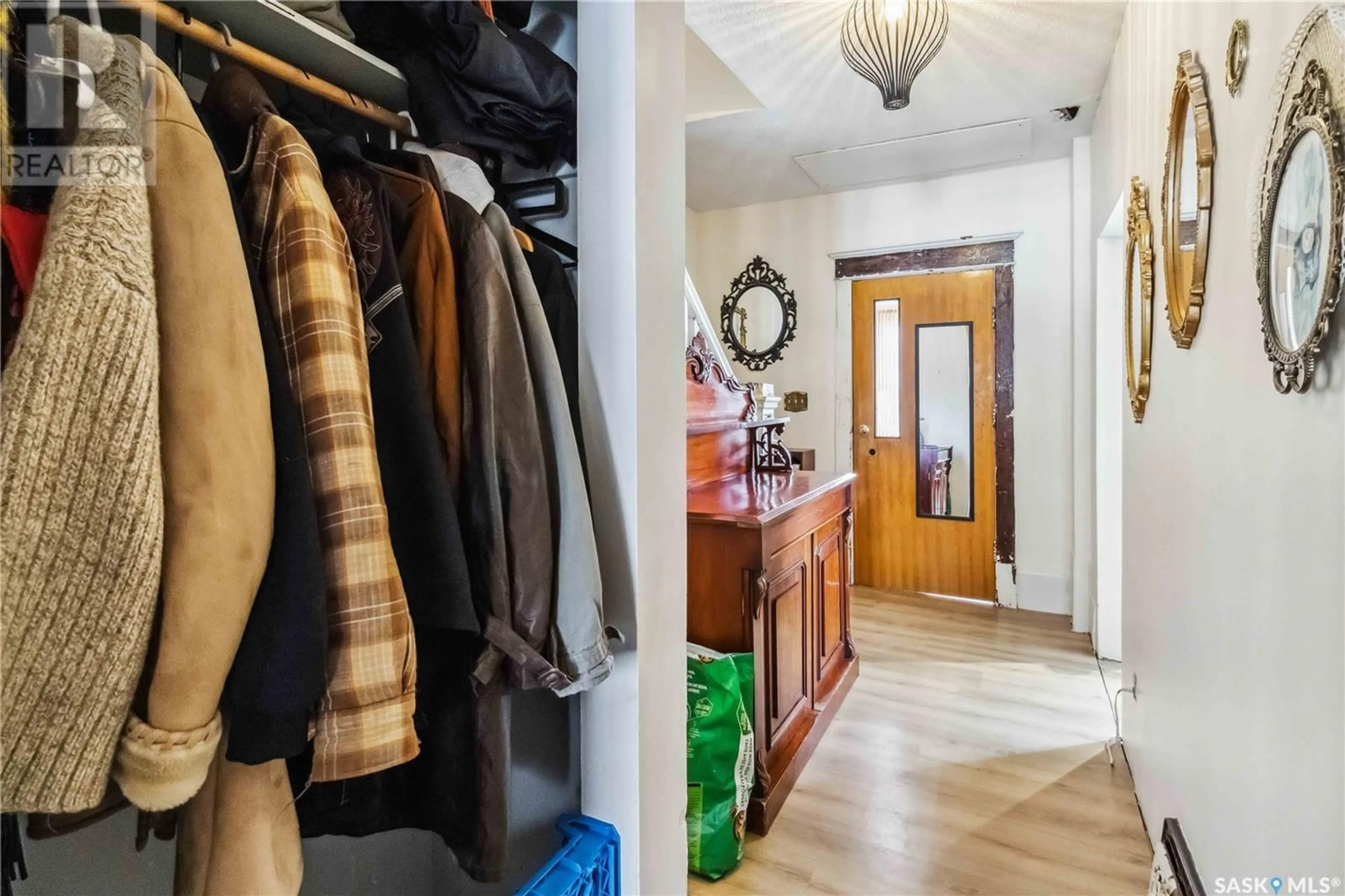 Indoor entryway for 119 N AVENUE S, Saskatoon Saskatchewan S7M2M8