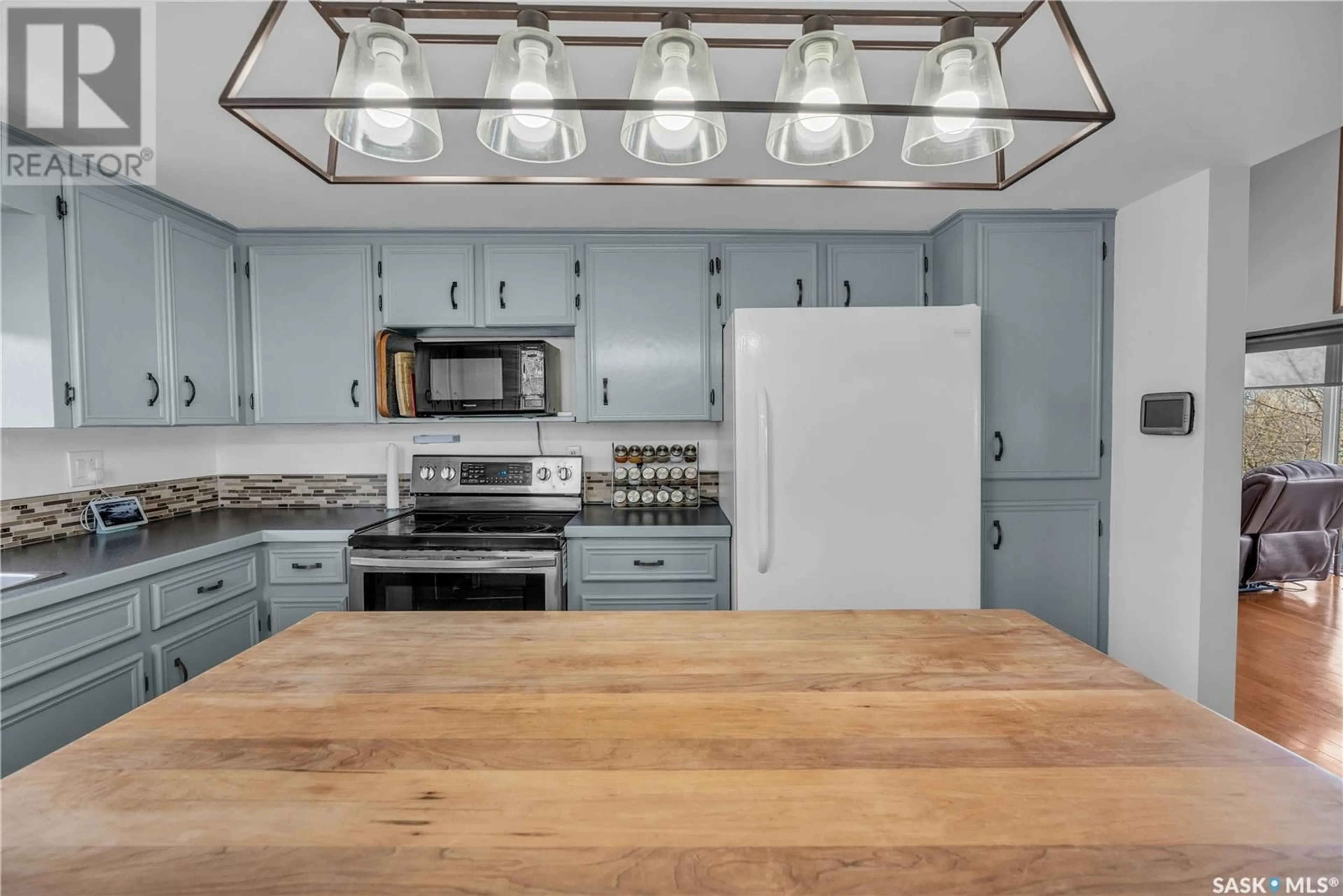 Open concept kitchen, unknown for 256 WOODLAND AVENUE, Buena Vista Saskatchewan S2V1B3