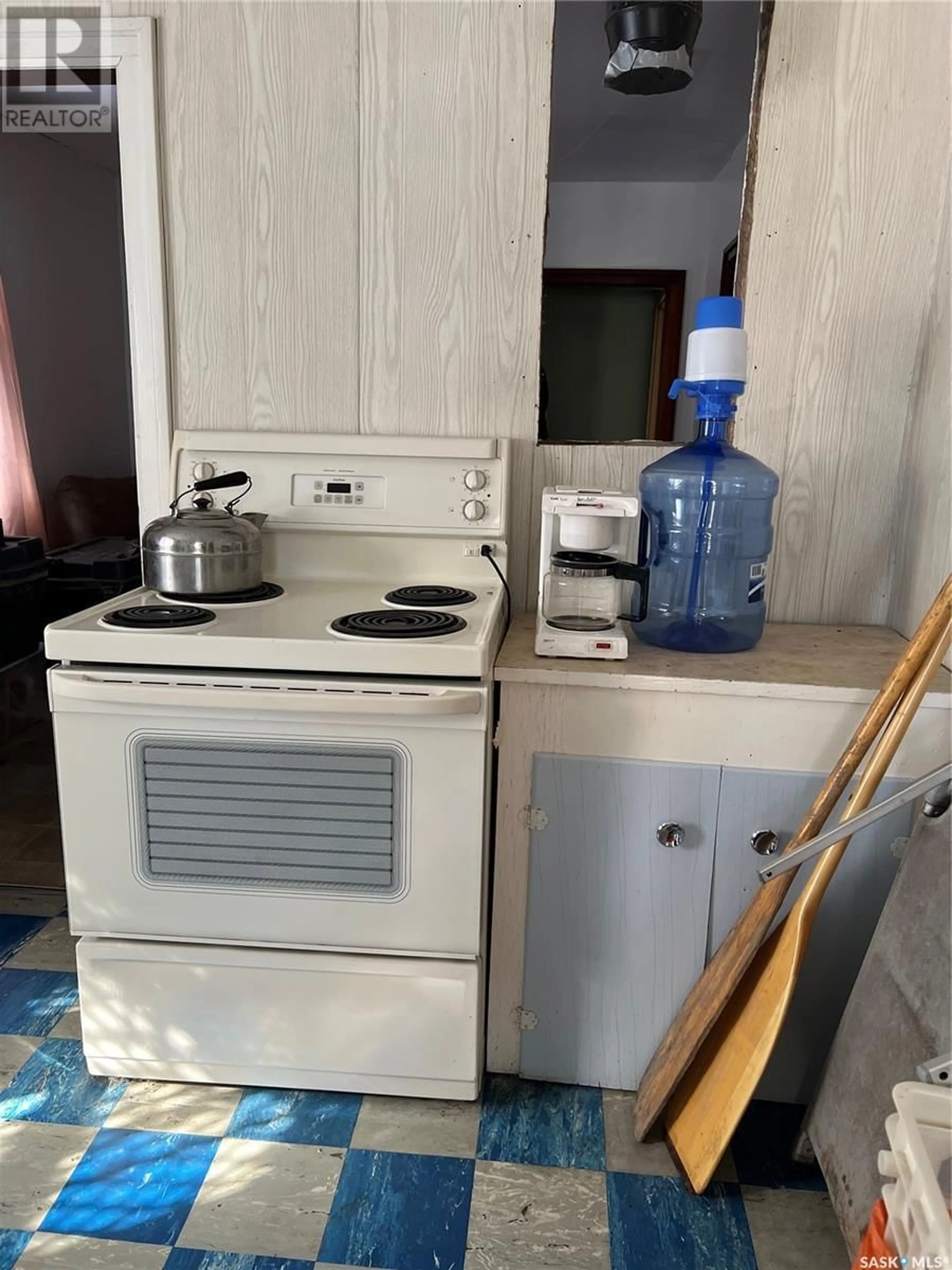 Standard kitchen, unknown for 520 BEAR ROAD, Marean Lake Saskatchewan S0E1H0