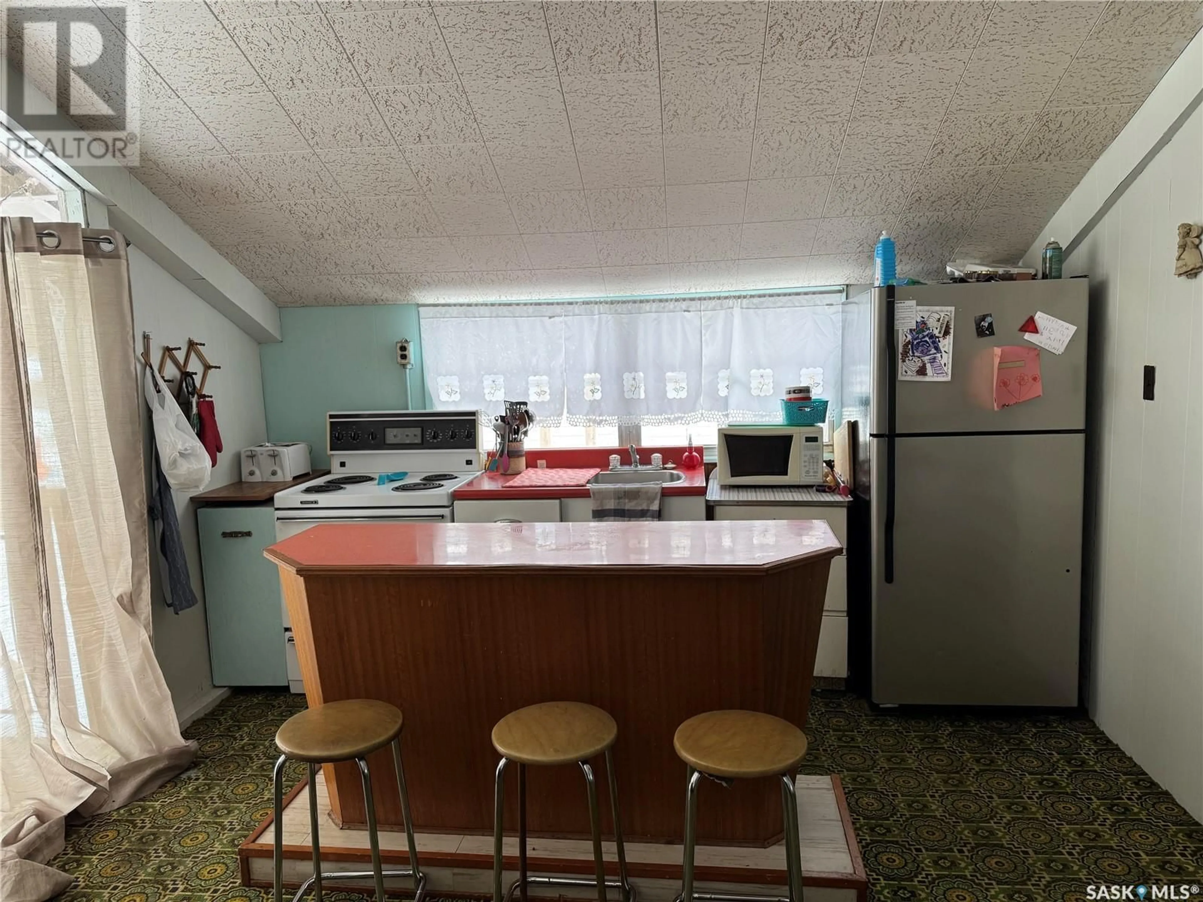 Standard kitchen, unknown for 22 BOXELDER CRESCENT, Moose Mountain Provincial Park Saskatchewan S0C2S0