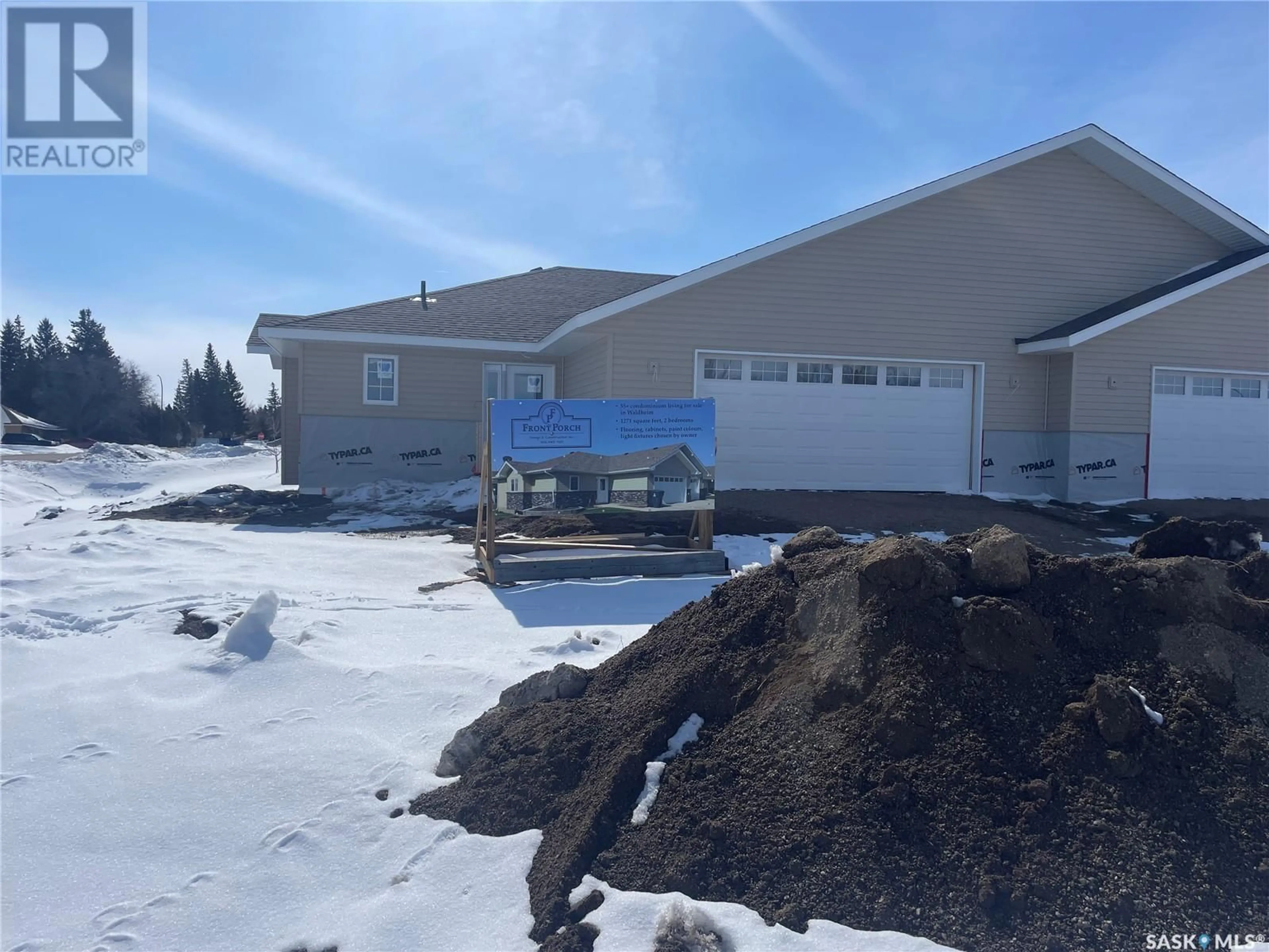 Home with vinyl exterior material, unknown for 320 1ST STREET, Waldheim Saskatchewan S0K4R0