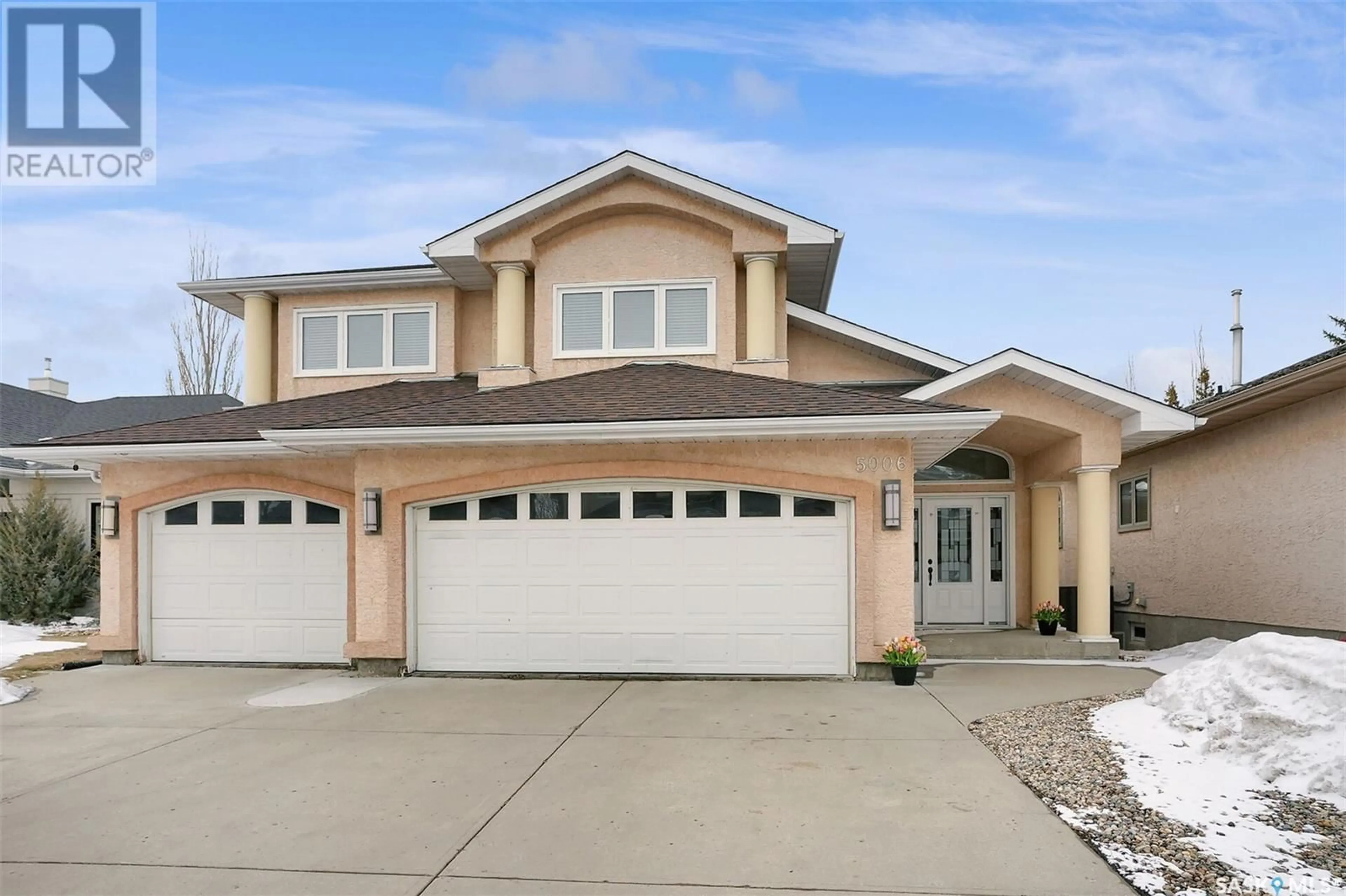 Home with vinyl exterior material, street for 5006 WASCANA VISTA COURT, Regina Saskatchewan S4V2S2
