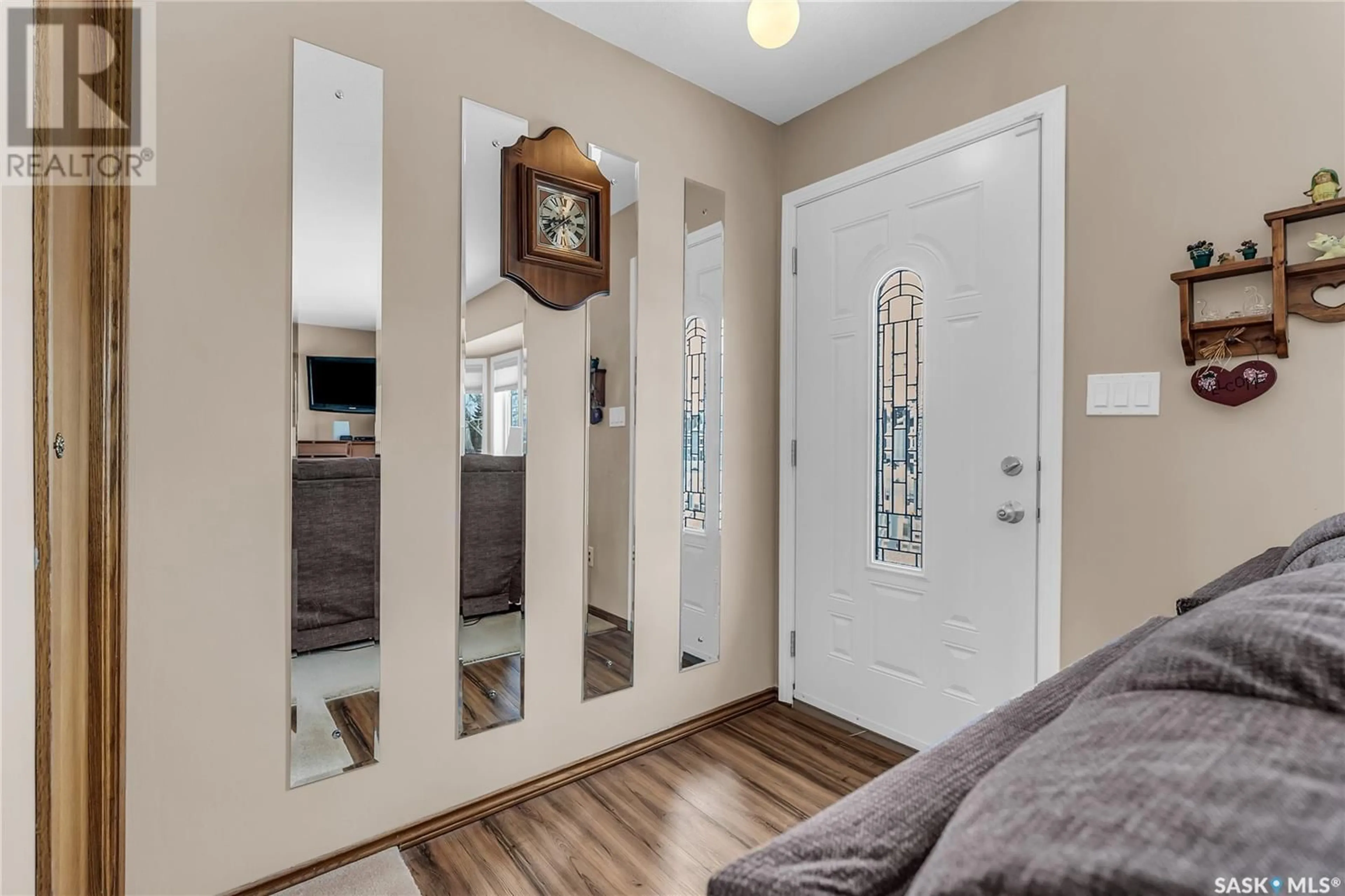 Indoor entryway for 517 8TH AVENUE, Biggar Saskatchewan S0K0M0