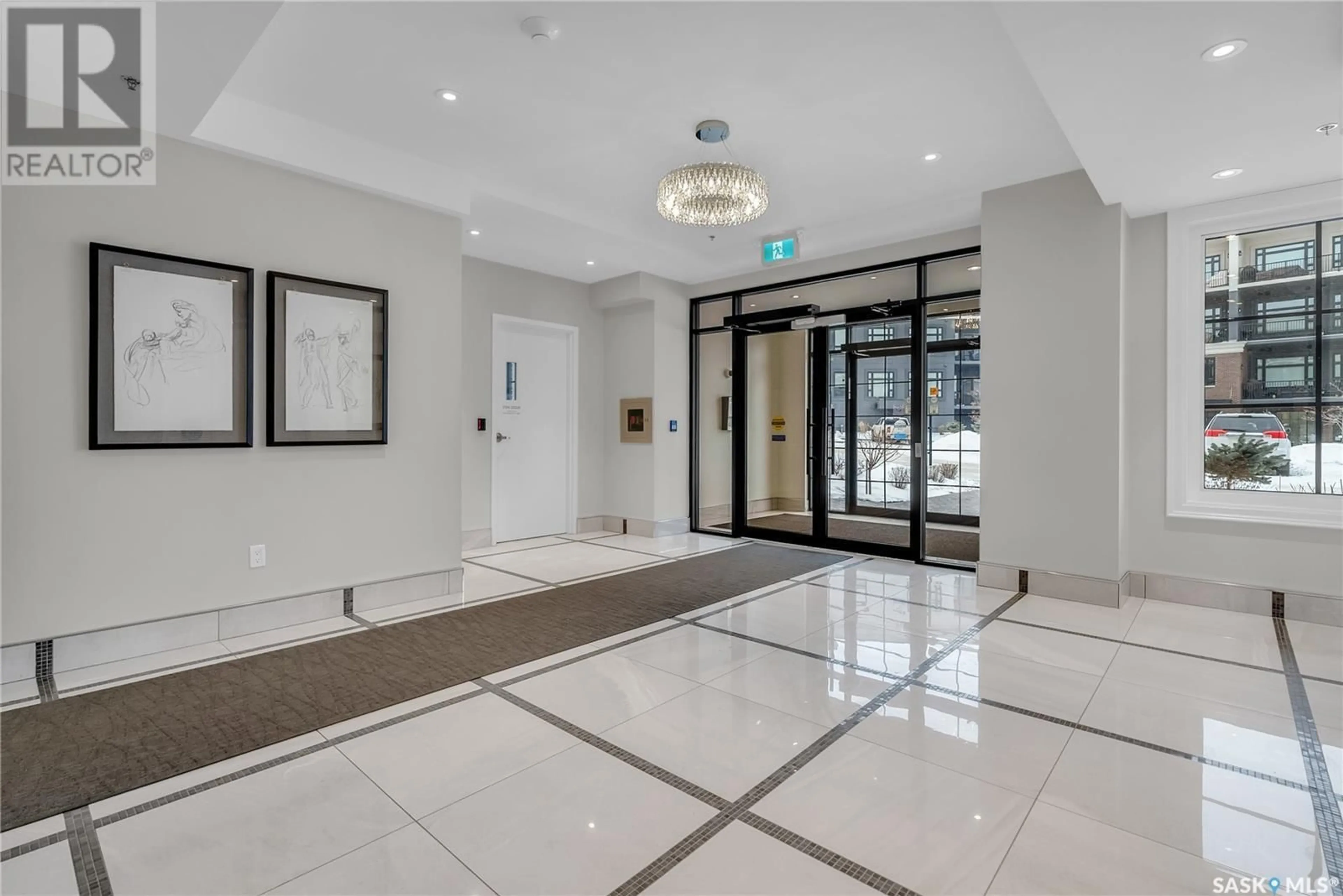 Indoor foyer for 210 - 408 CARTWRIGHT STREET, Saskatoon Saskatchewan S7T0X1