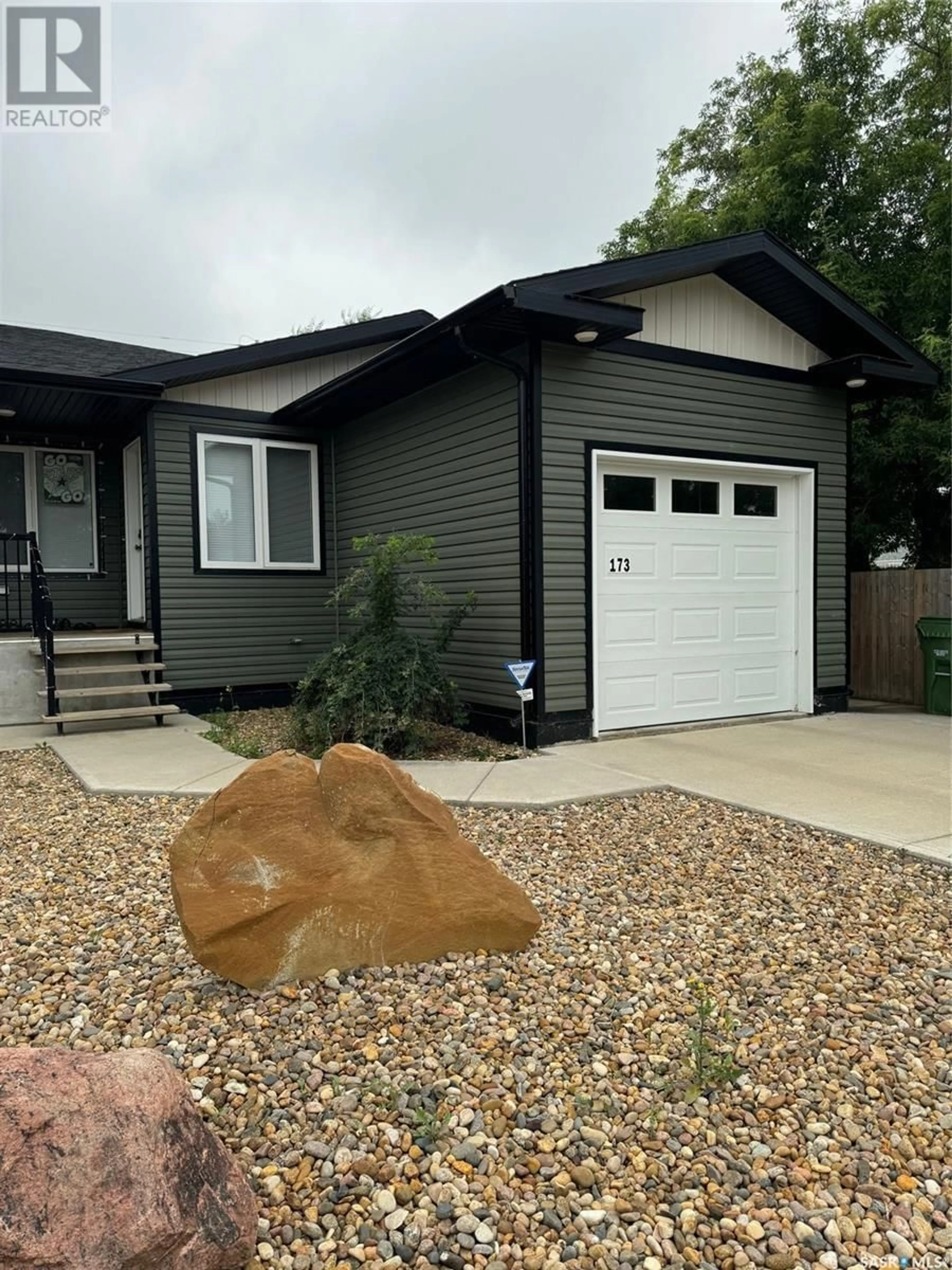 Home with vinyl exterior material, street for 173 26TH STREET, Battleford Saskatchewan S0M0E0