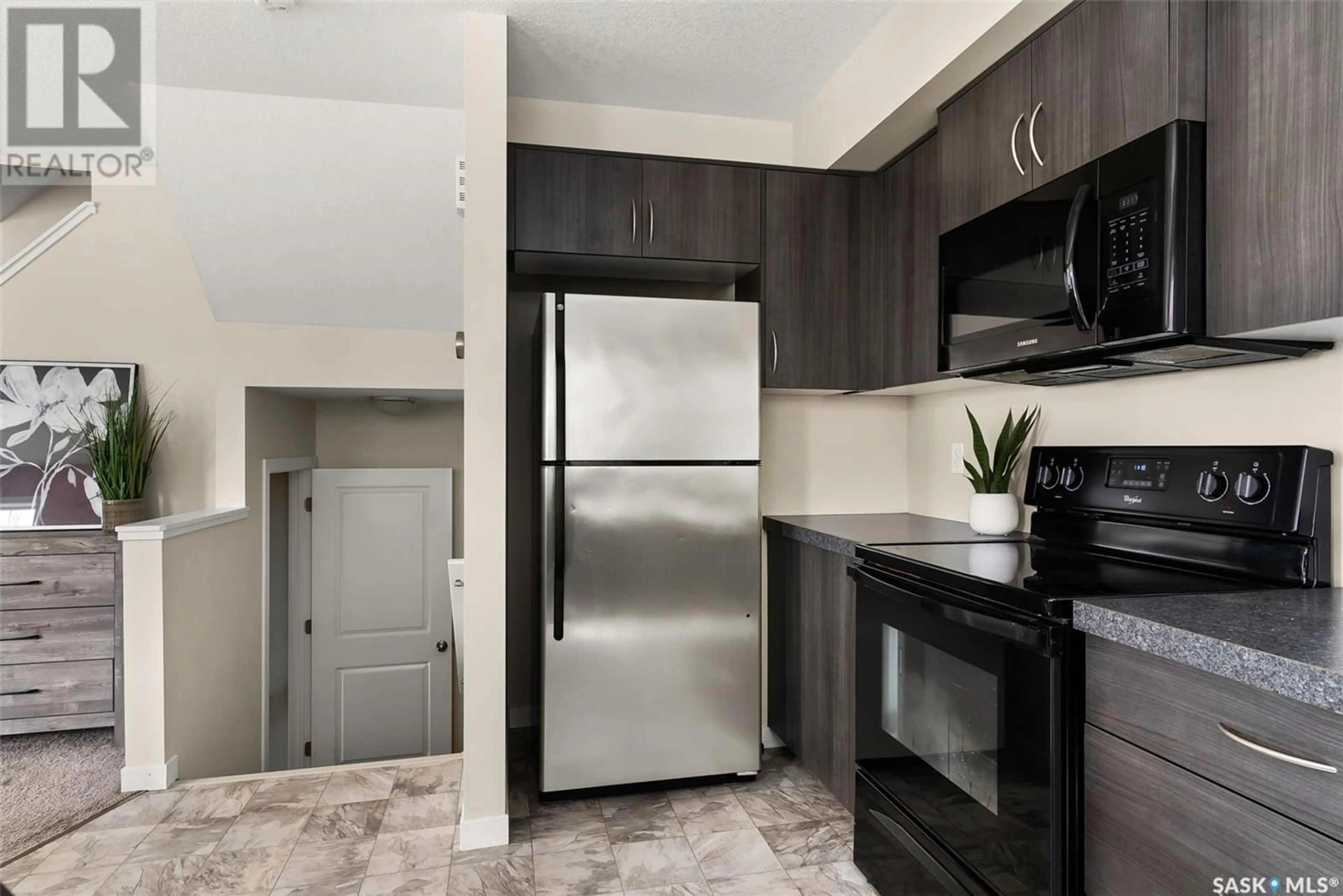 Standard kitchen, unknown for 55 5625 AERODROME ROAD, Regina Saskatchewan S4W0M3