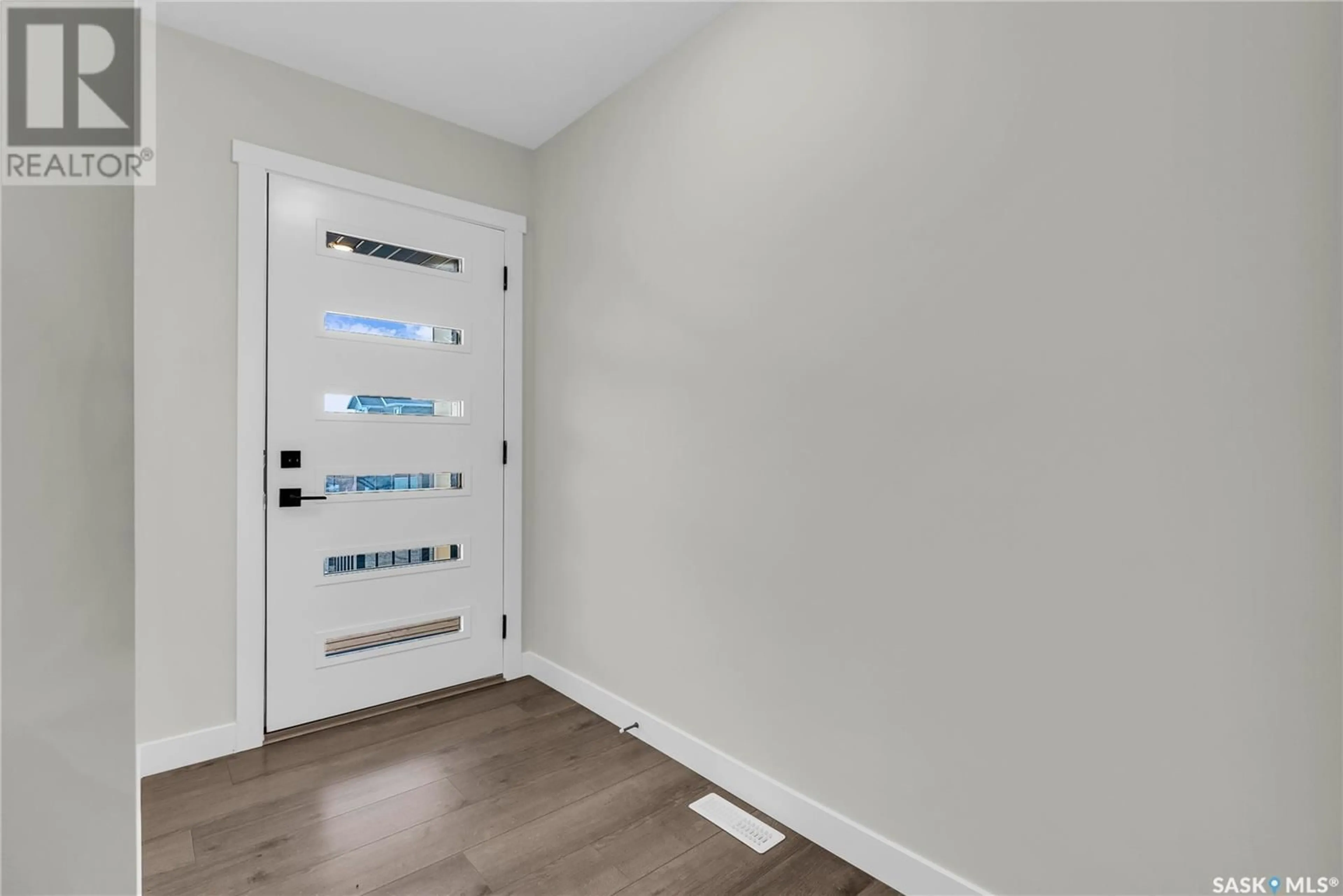 Indoor entryway for 231 ASOKAN STREET, Saskatoon Saskatchewan S7V1S4