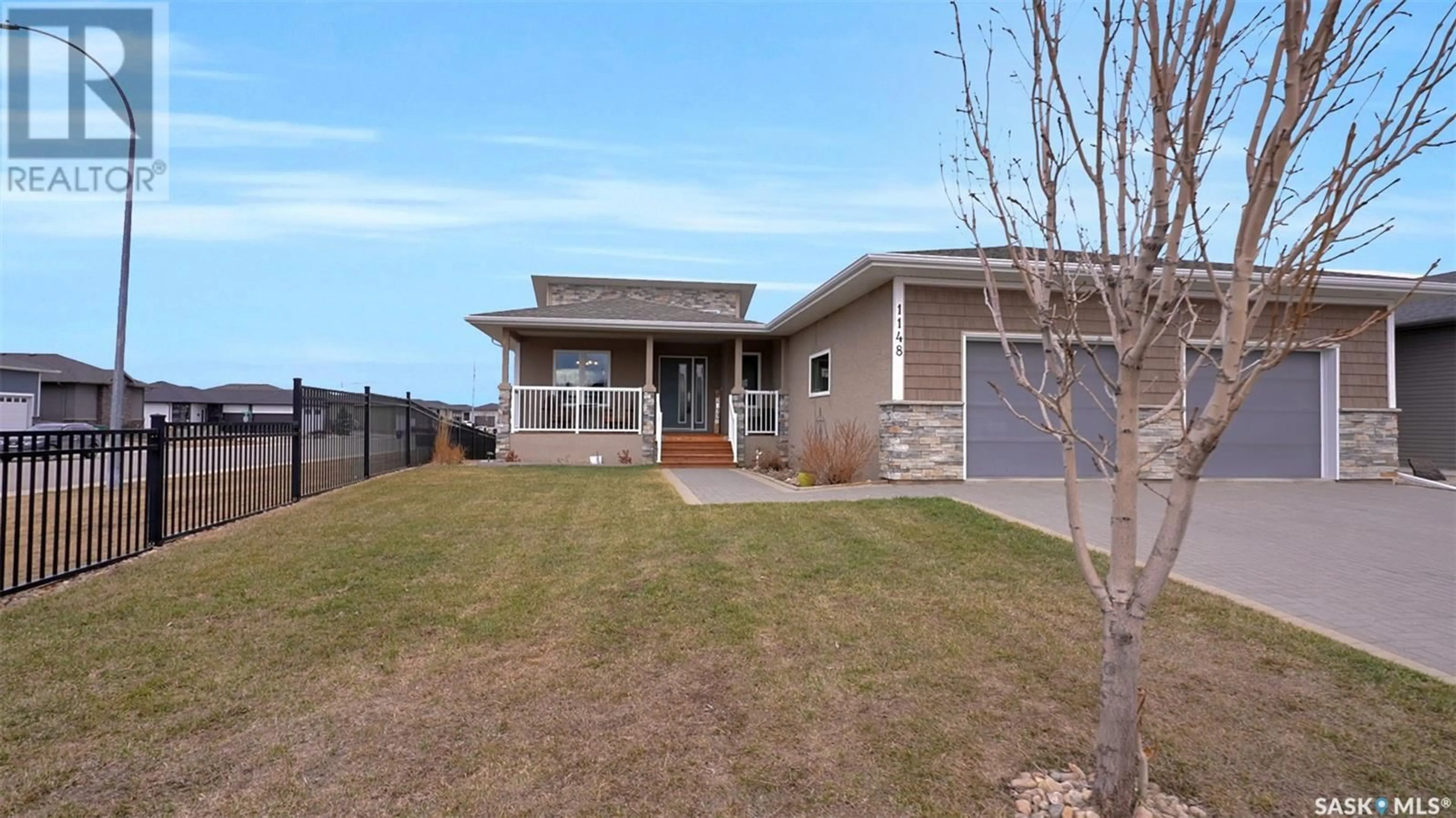 Home with vinyl exterior material, unknown for 1148 MEIER DRIVE, Moose Jaw Saskatchewan S6J0B2