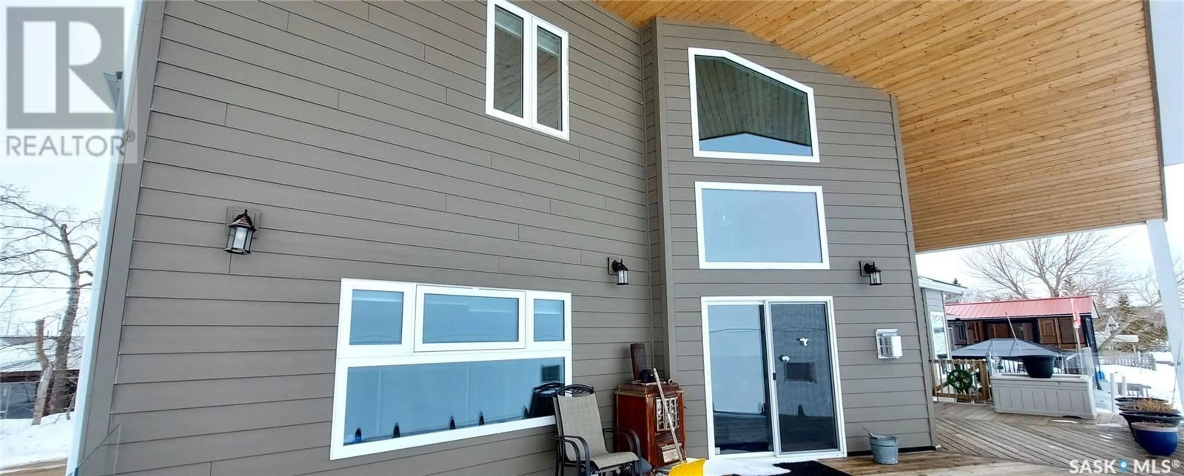 Home with vinyl exterior material, building for 106 LAKESHORE LANE, Leslie Beach Saskatchewan S0A1A0