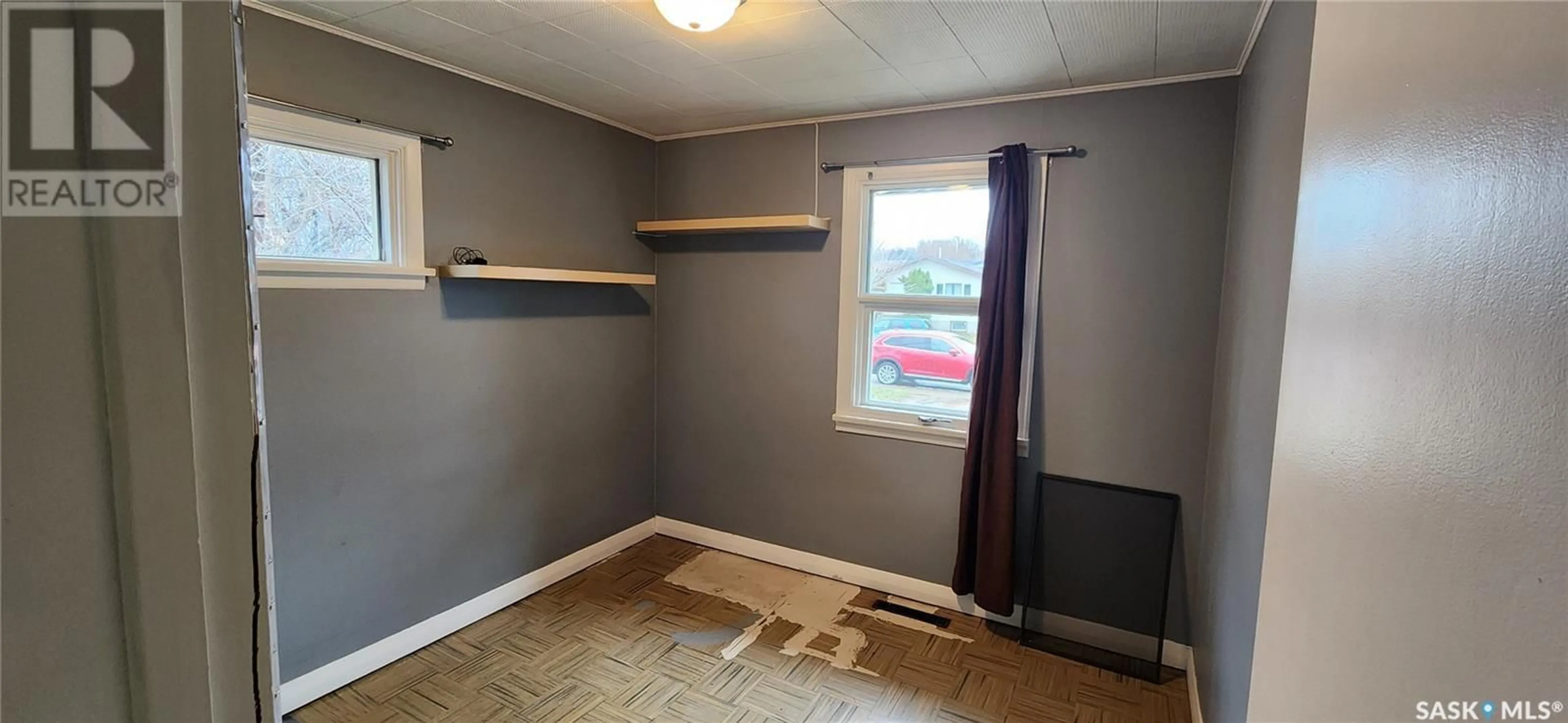 A pic of a room for 505 M AVENUE, Saskatoon Saskatchewan S7L2S7