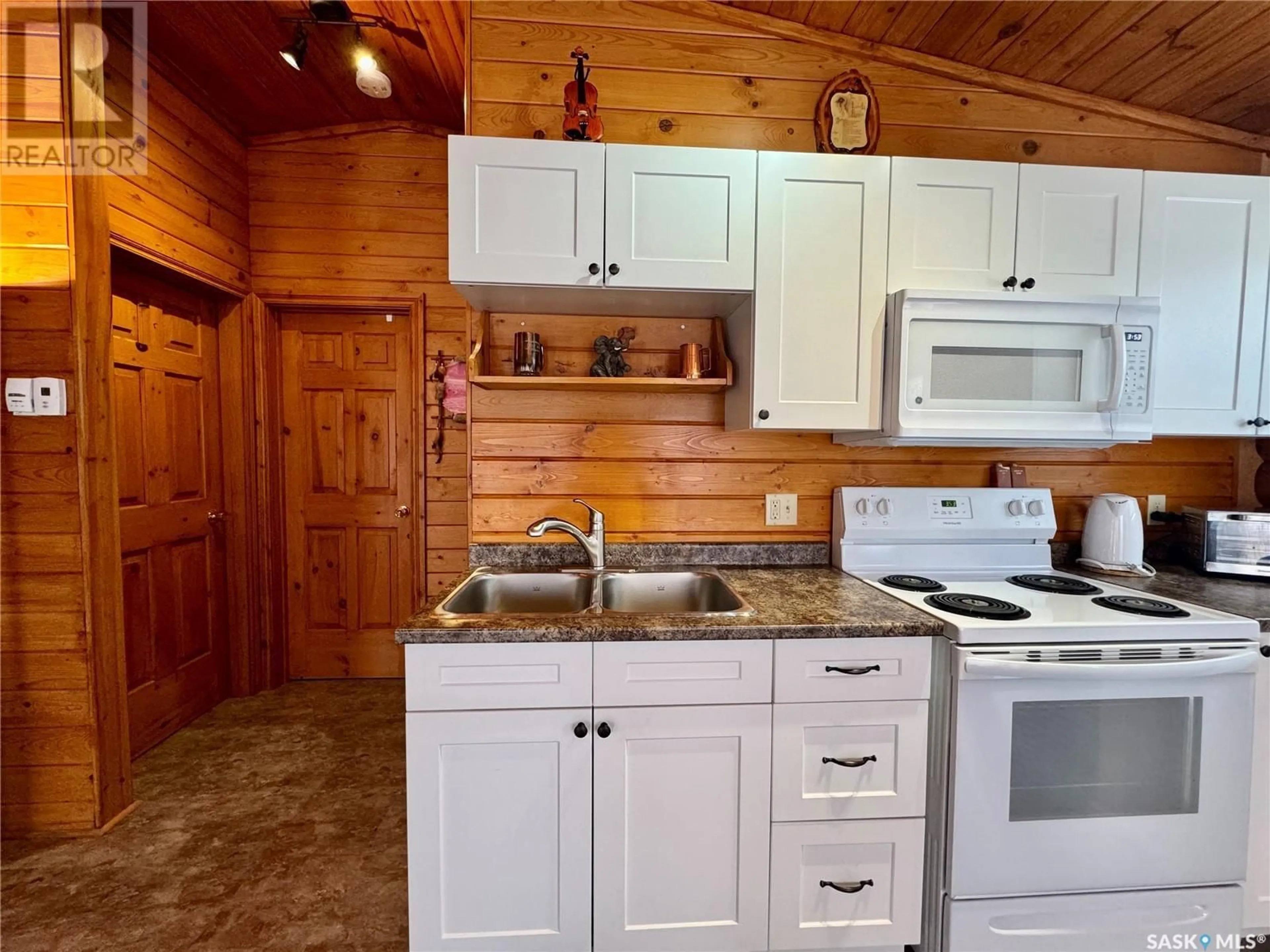 Standard kitchen, unknown for 7 SPIRITWOOD LANE, Good Lake Rm No. 274 Saskatchewan S0A0L1