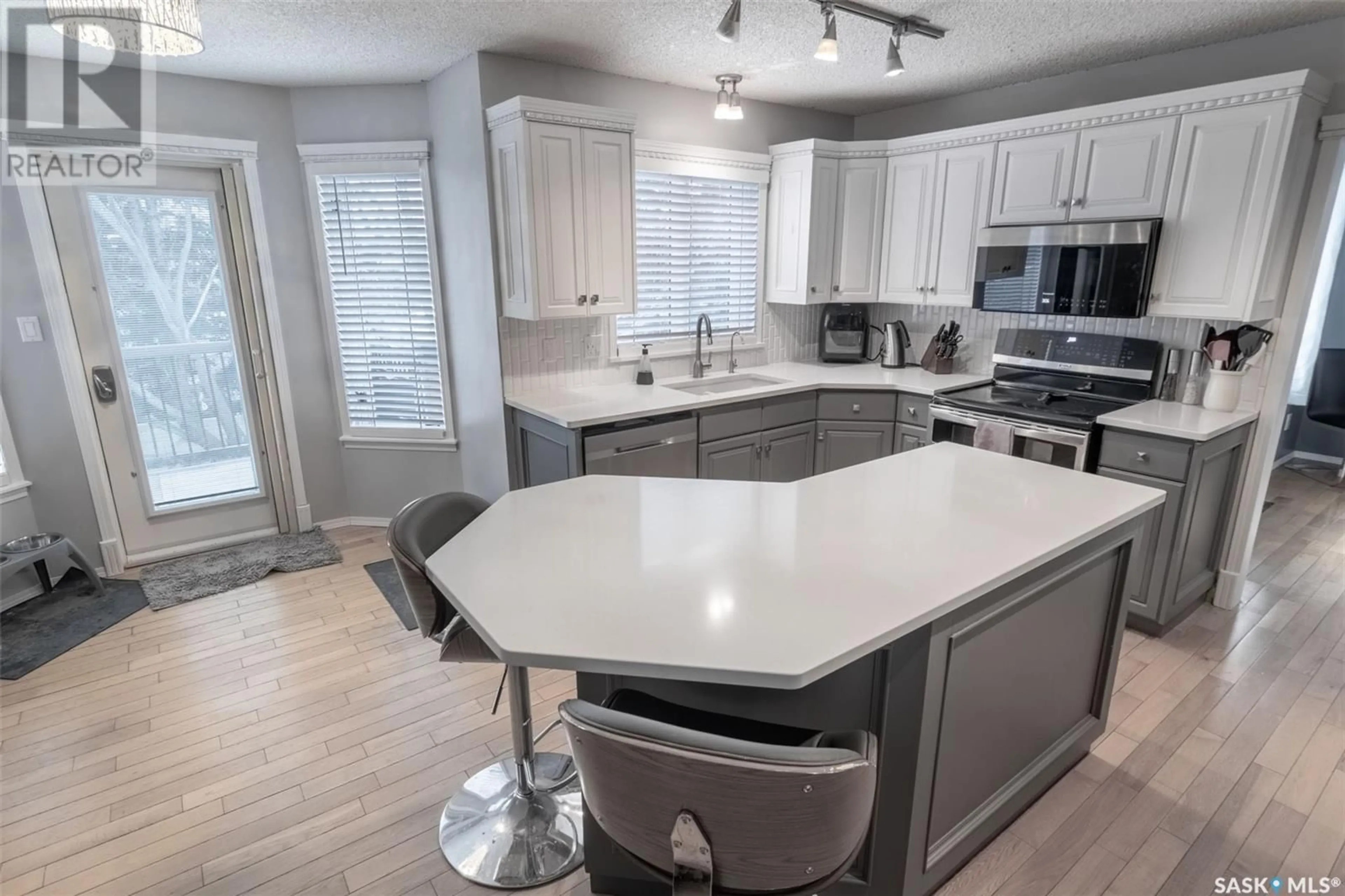 Open concept kitchen, ceramic/tile floor for 1324 BENJAMIN CRESCENT, Regina Saskatchewan S4X4K1