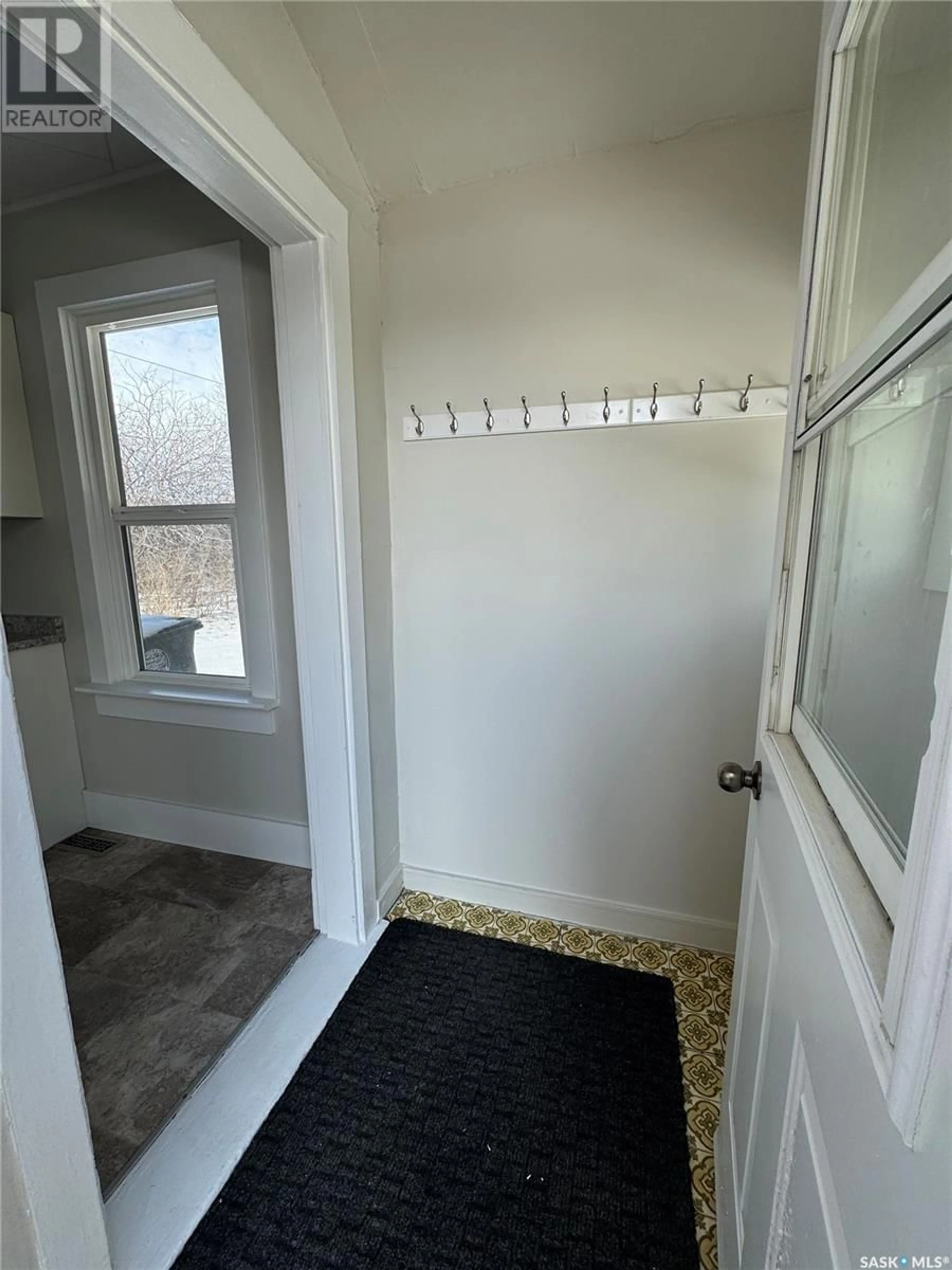 Indoor entryway for 305 3RD AVENUE, Biggar Saskatchewan S0K0M0