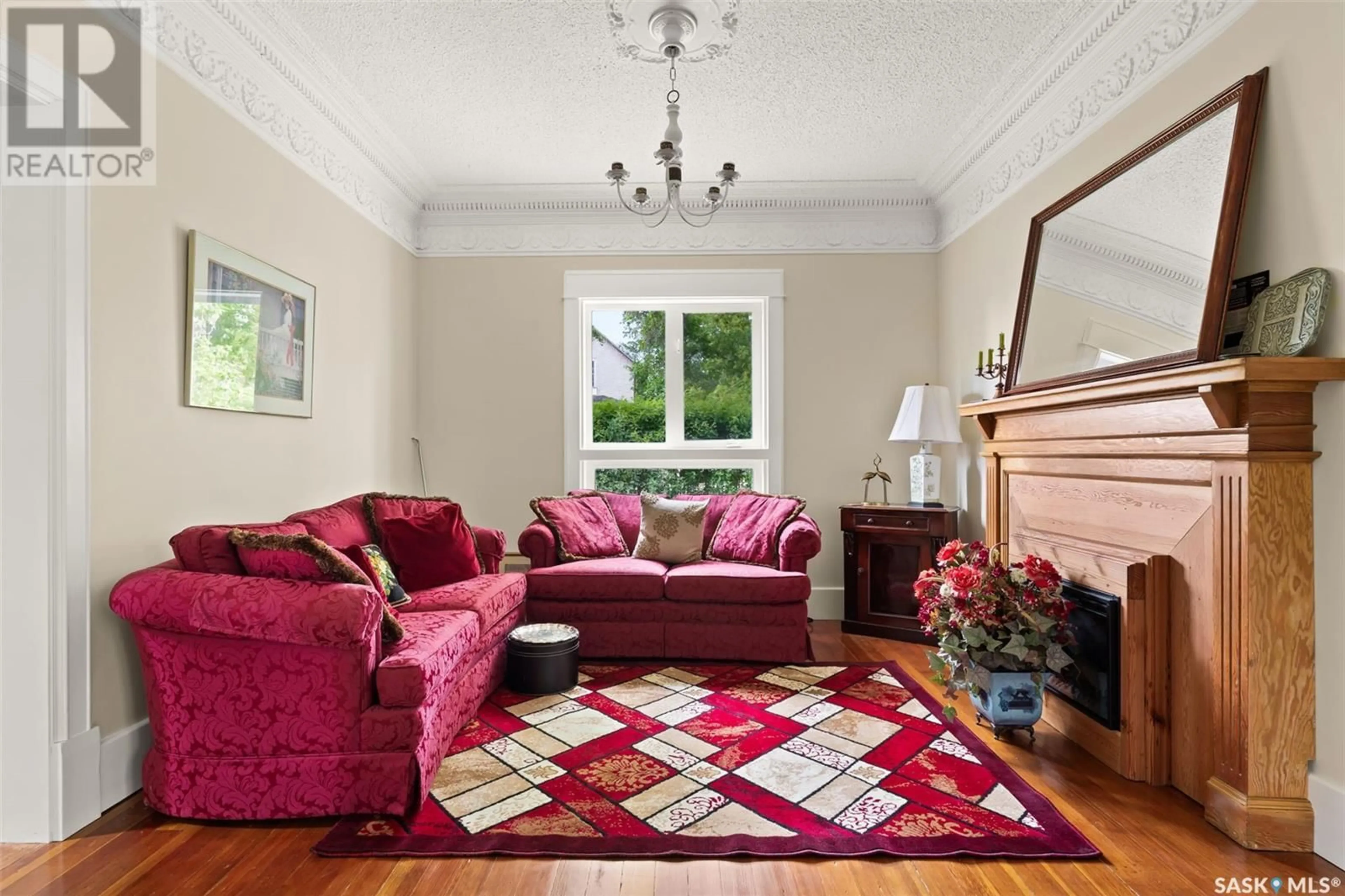 Living room with furniture, carpet floor for 219 PEARSON STREET, Strasbourg Saskatchewan S0G4V0