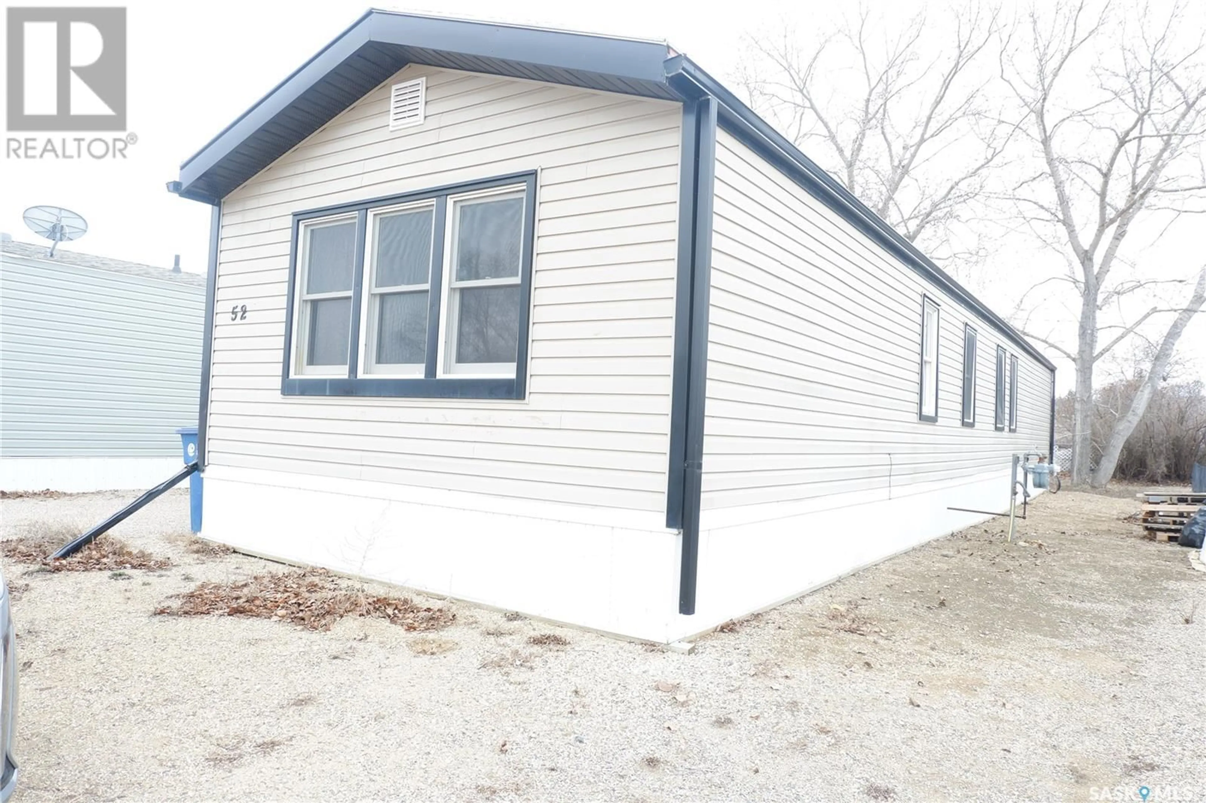 Home with vinyl exterior material, building for 52 SUNRISE ESTATES, Assiniboia Saskatchewan S0H0B0