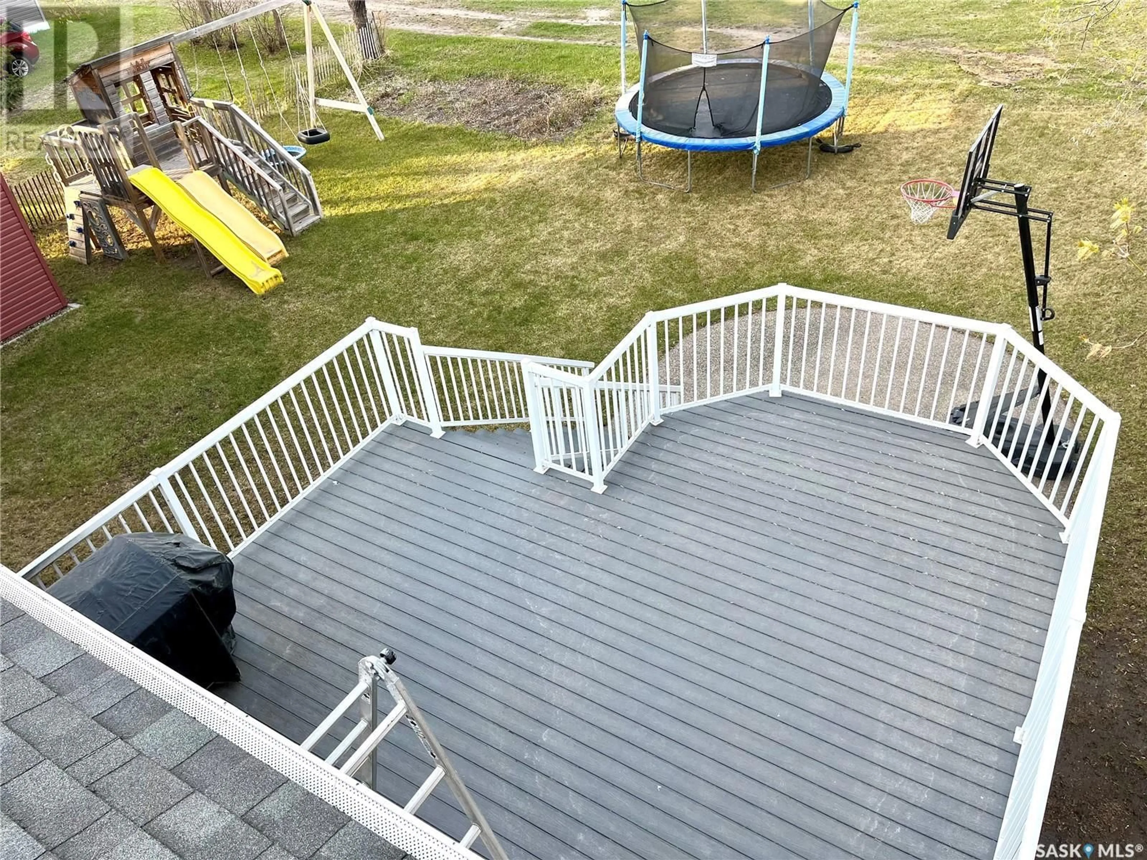 Patio, unknown for 115 TAYLOR AVENUE, Springside Saskatchewan S0A3V0