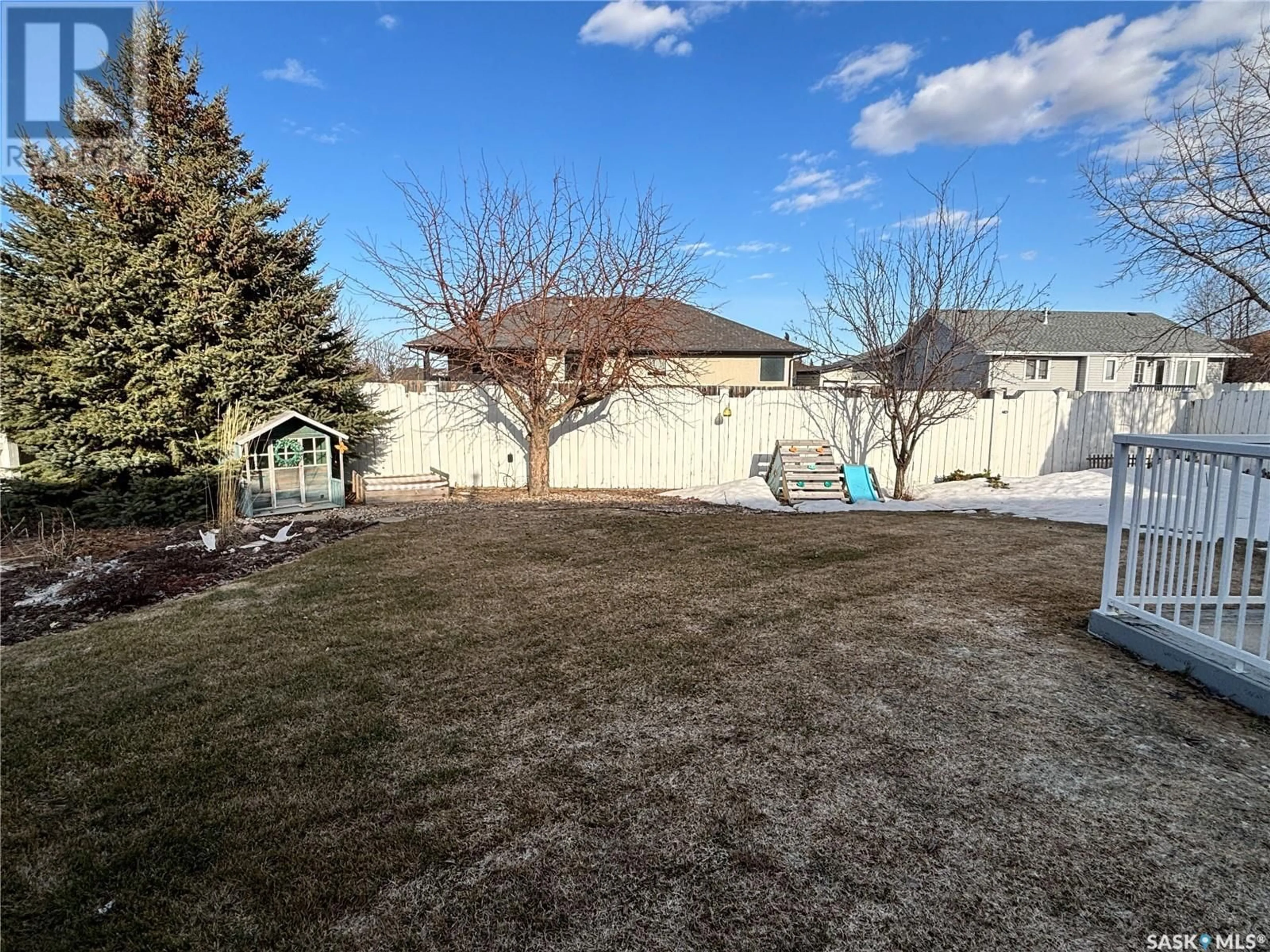 A pic from outside/outdoor area/front of a property/back of a property/a pic from drone, unknown for 1312 HEIDGERKEN CRESCENT, Humboldt Saskatchewan S0K2A0