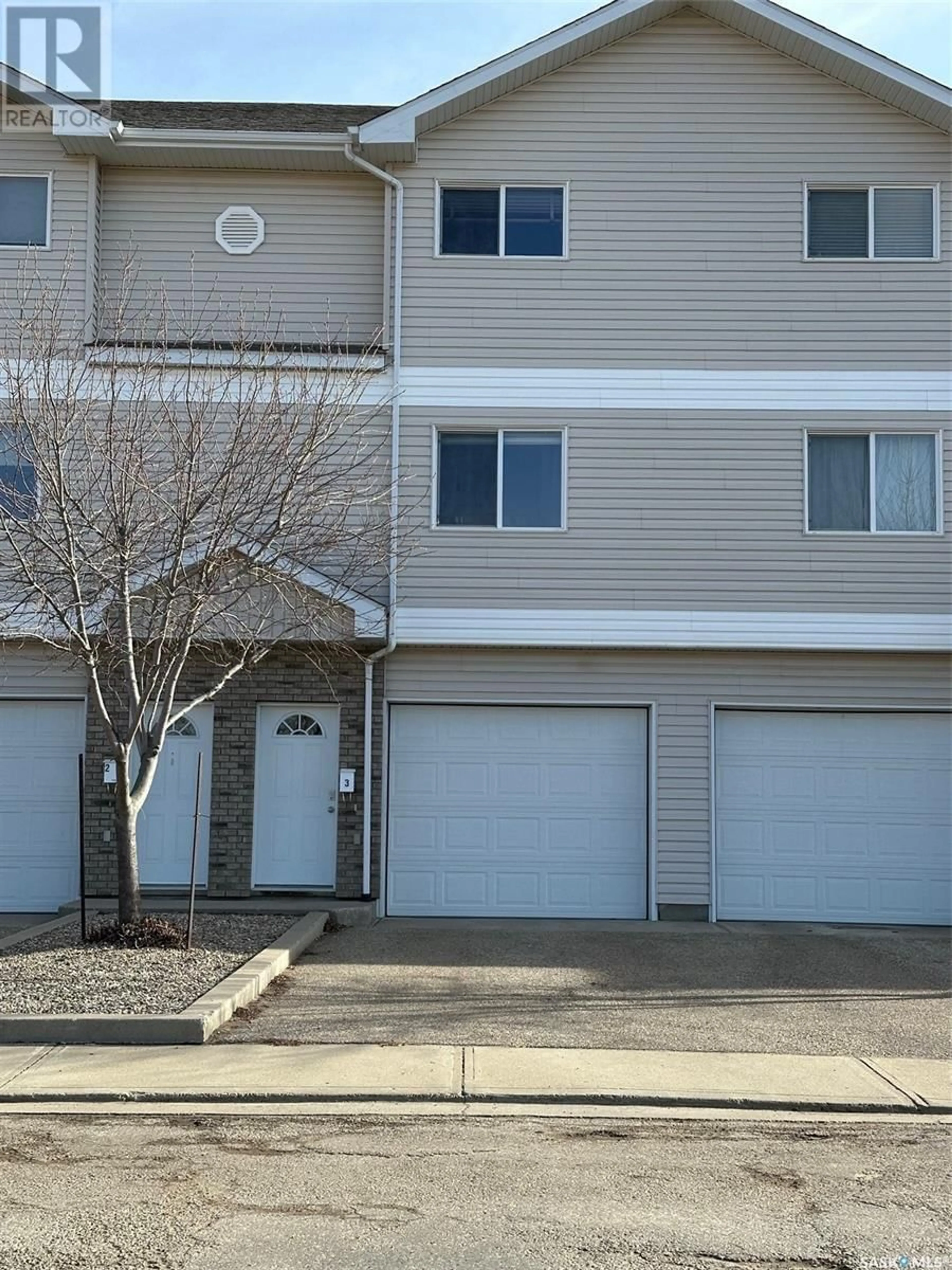 Unknown for 3 - 1437 FIRST STREET, Estevan Saskatchewan S4A2X5