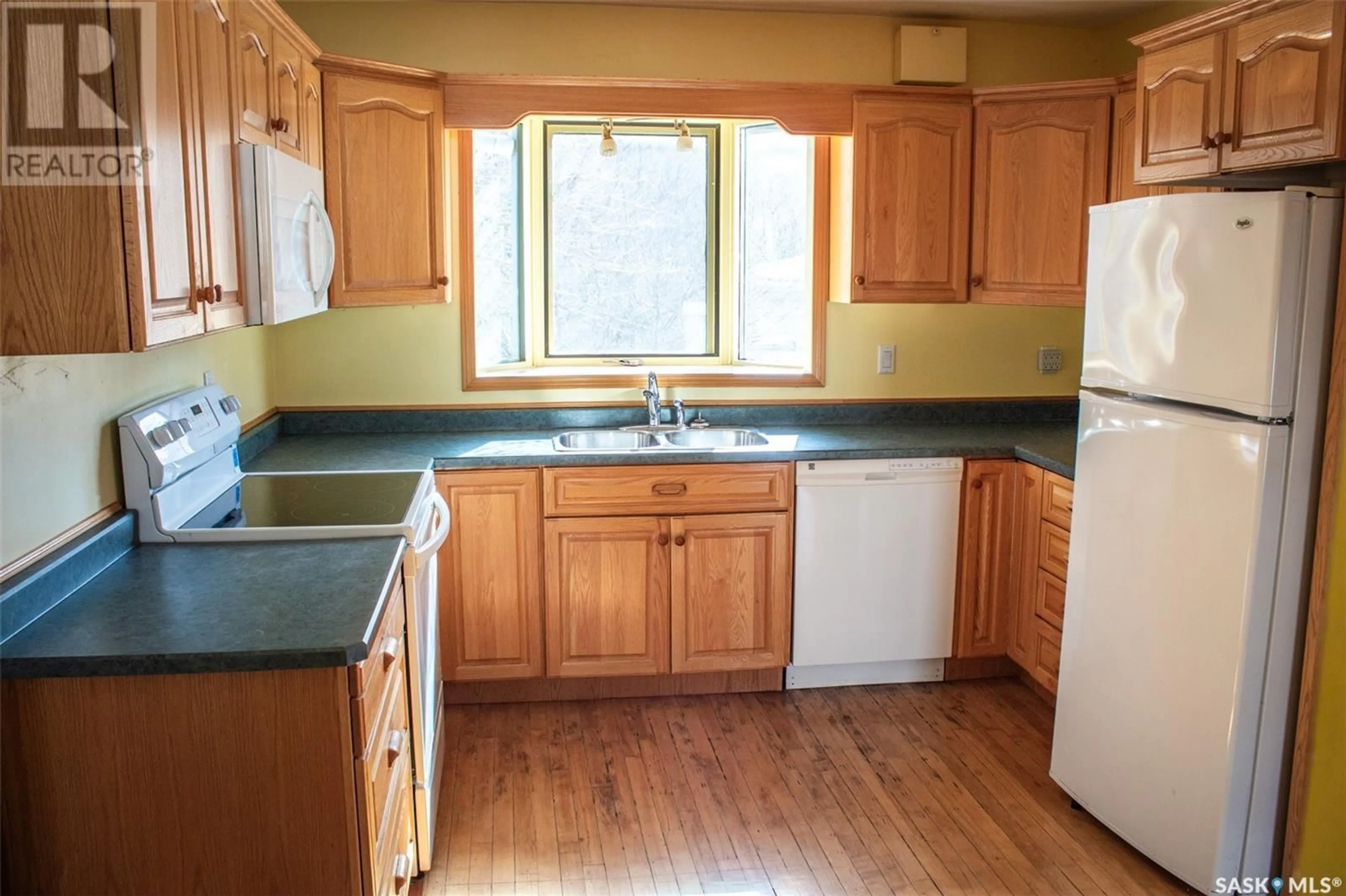 Standard kitchen, unknown for 514 STOVEL AVENUE, Melfort Saskatchewan S0E1A0