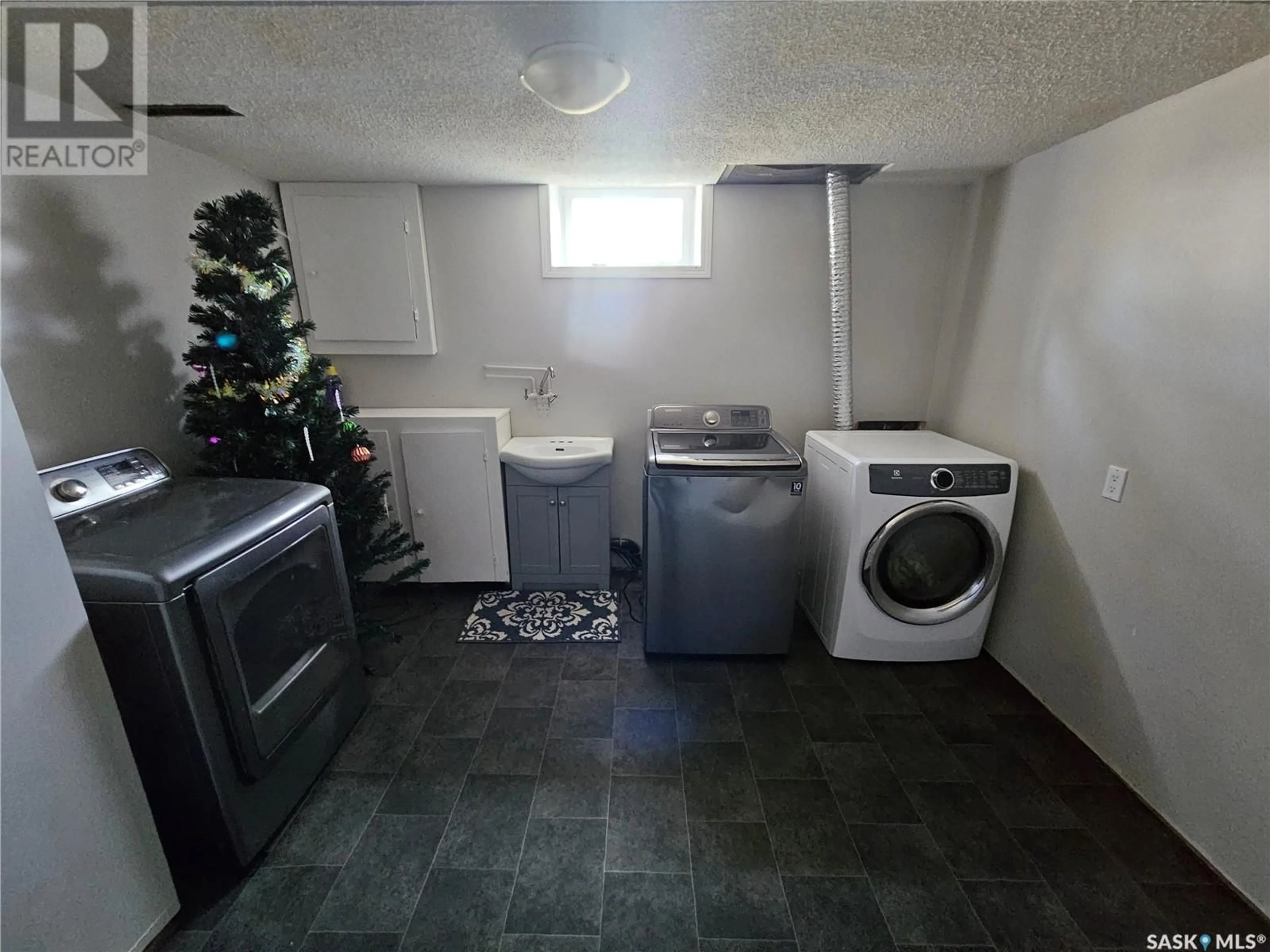 Laundry room for 205 3RD STREET, Carlyle Saskatchewan S0C0R0