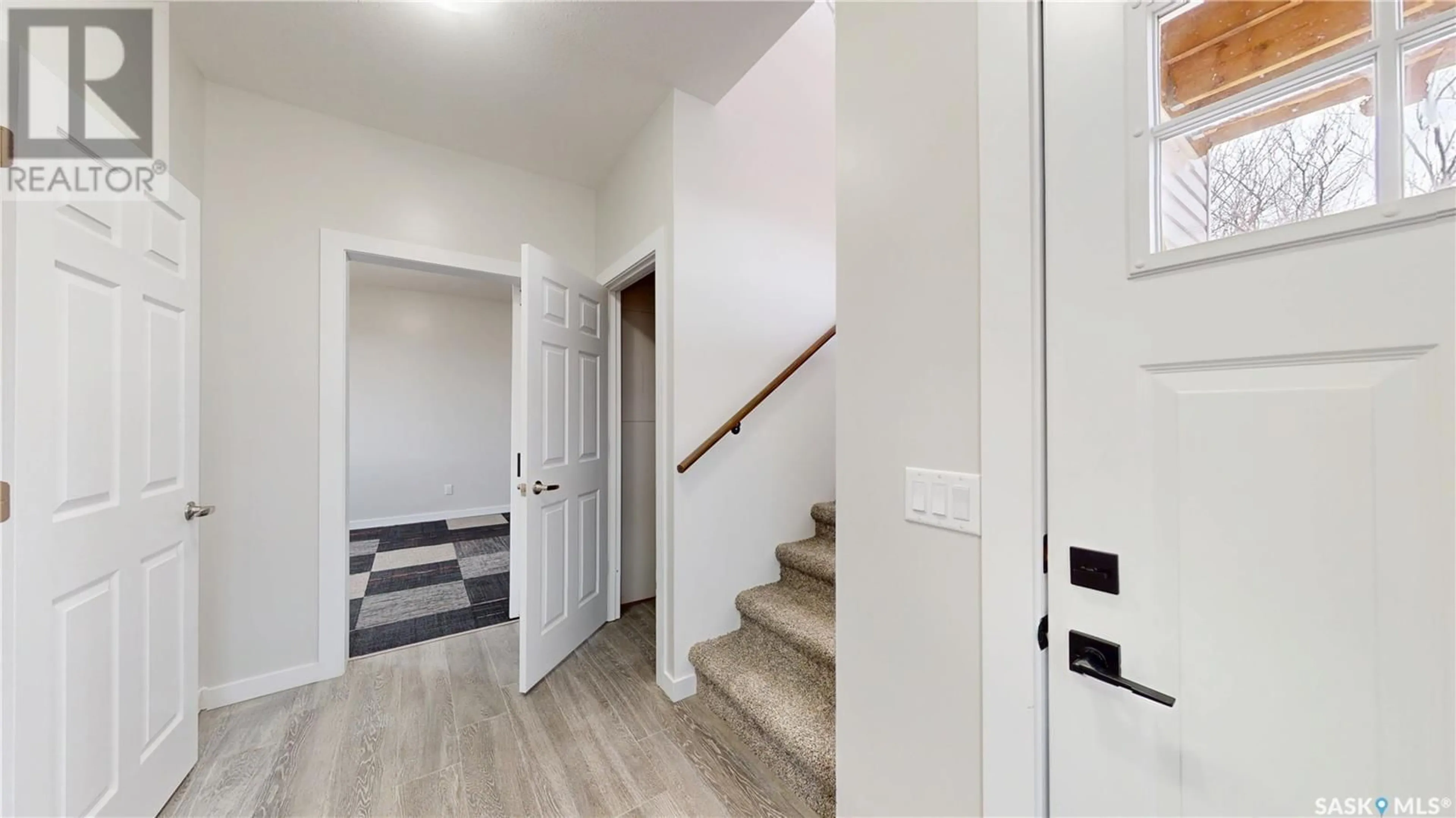 Indoor entryway for 415 HILLCREST AVENUE, Saskatchewan Beach Saskatchewan S0G4L0