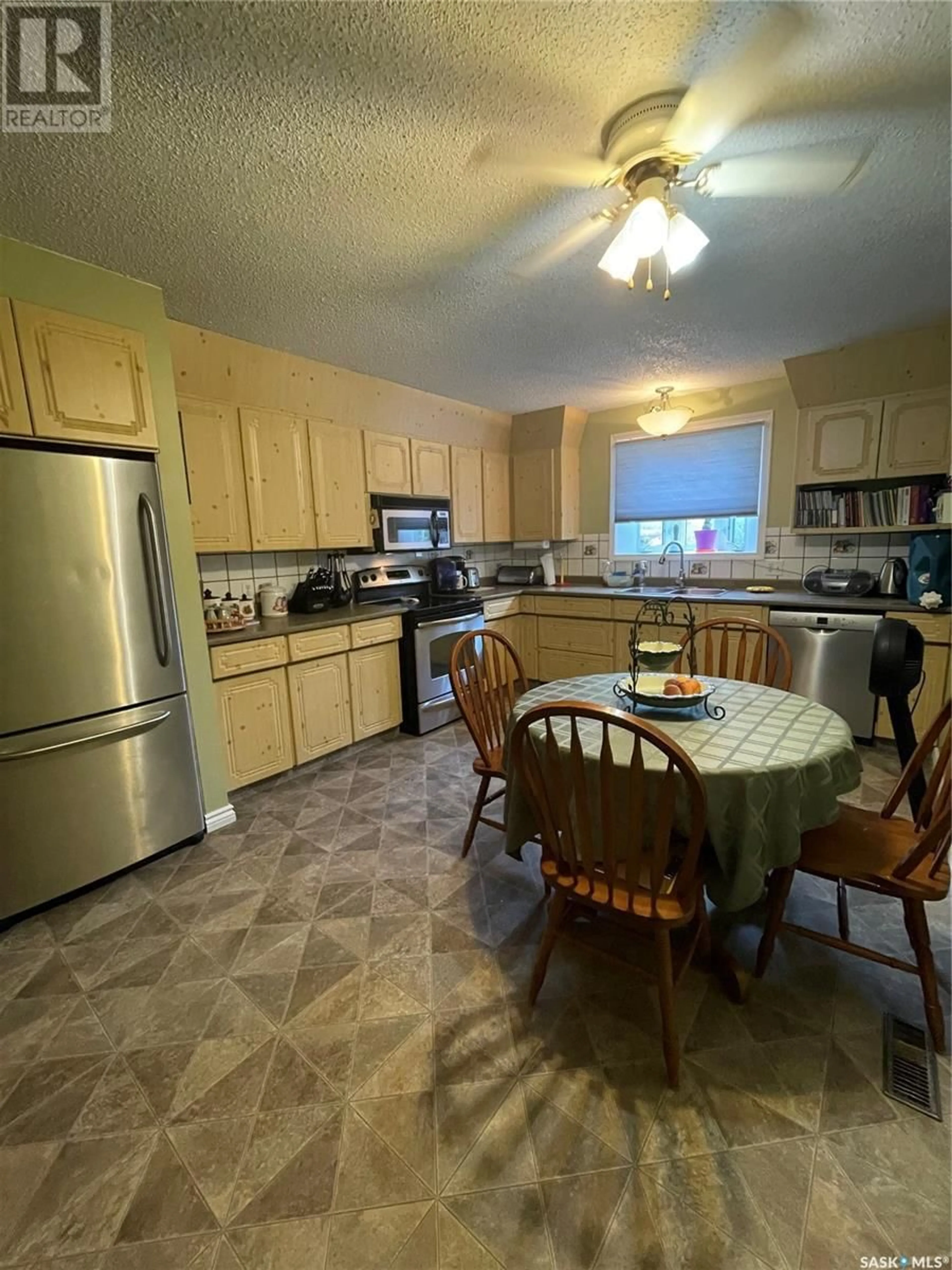 Standard kitchen, unknown for 35 ACRES SOUTH, Hudson Bay Saskatchewan S0E0Y0