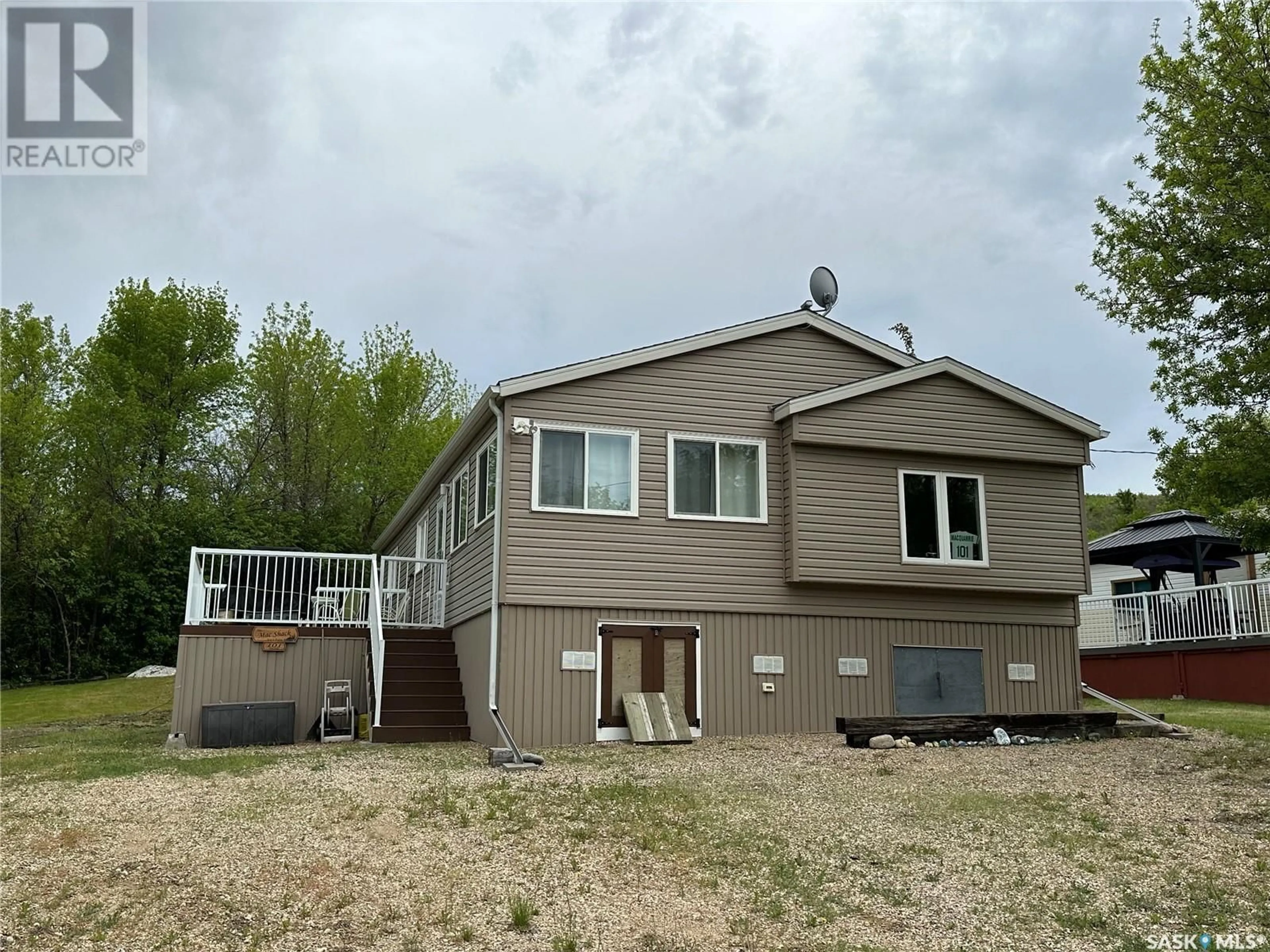 Home with vinyl exterior material, unknown for 101 DEER TRAIL, South Lake Saskatchewan S0H2X0