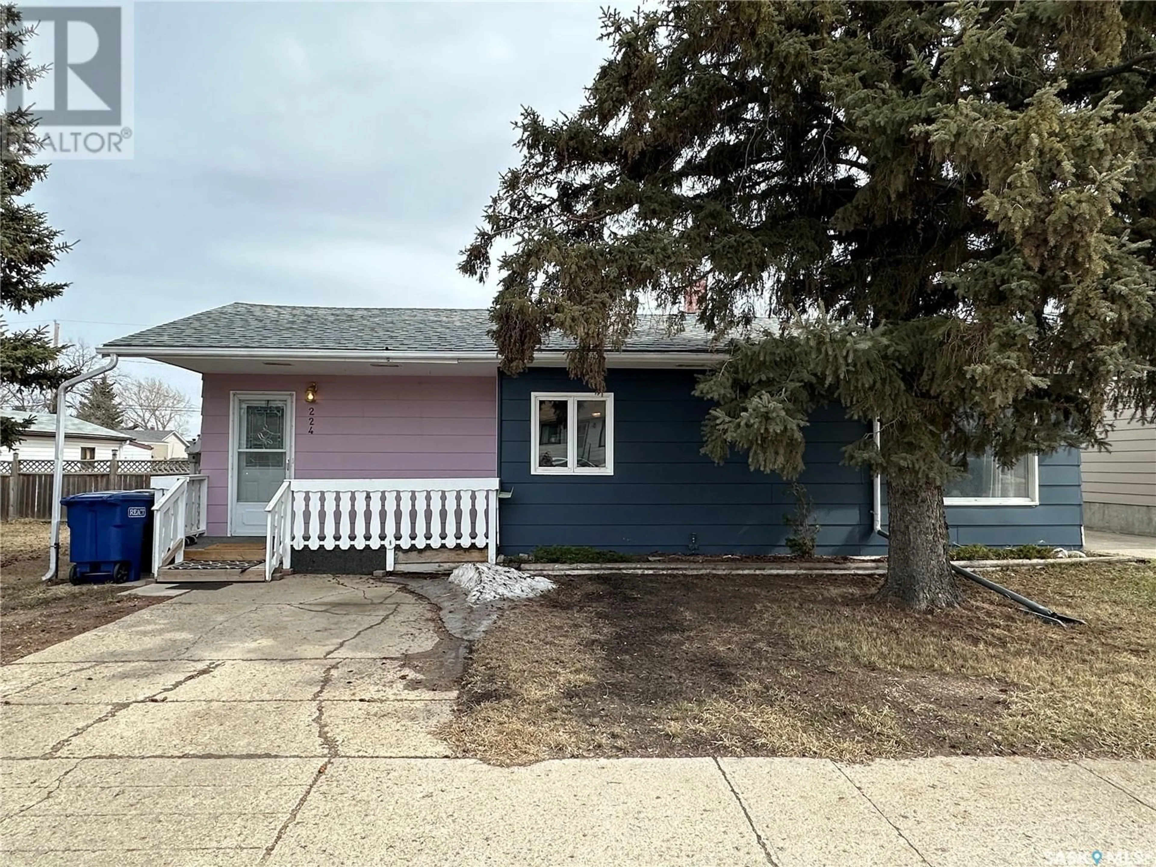 Home with vinyl exterior material, street for 224 7TH STREET, Humboldt Saskatchewan S0K2A0