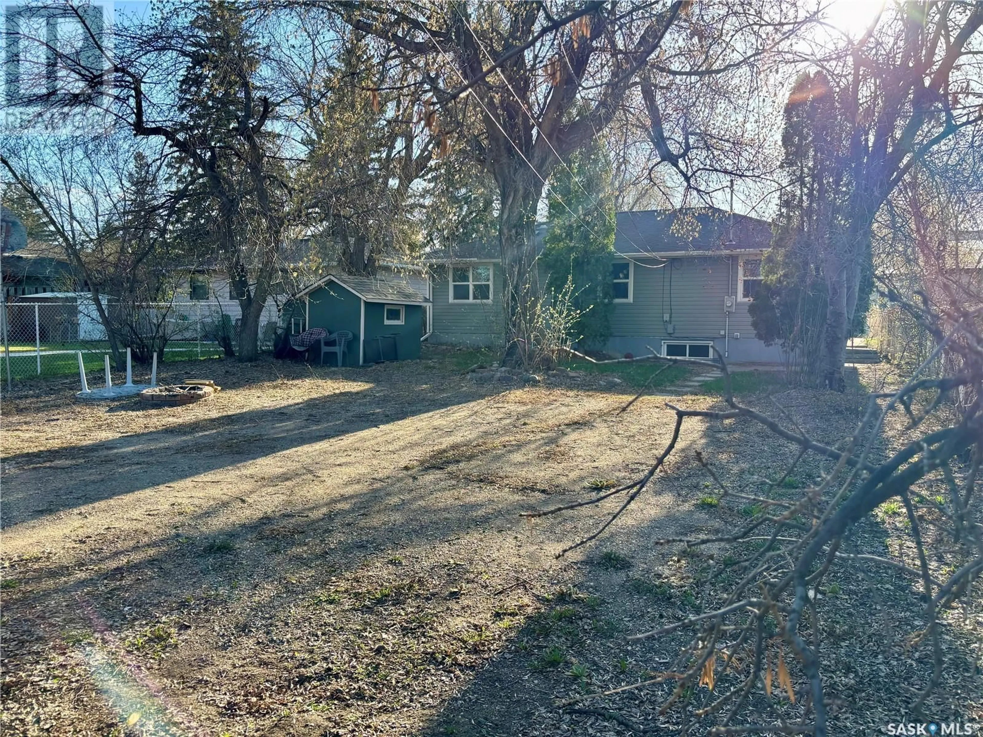 A pic from outside/outdoor area/front of a property/back of a property/a pic from drone, street for 2005 CLARENCE AVENUE, Saskatoon Saskatchewan S7J1L2