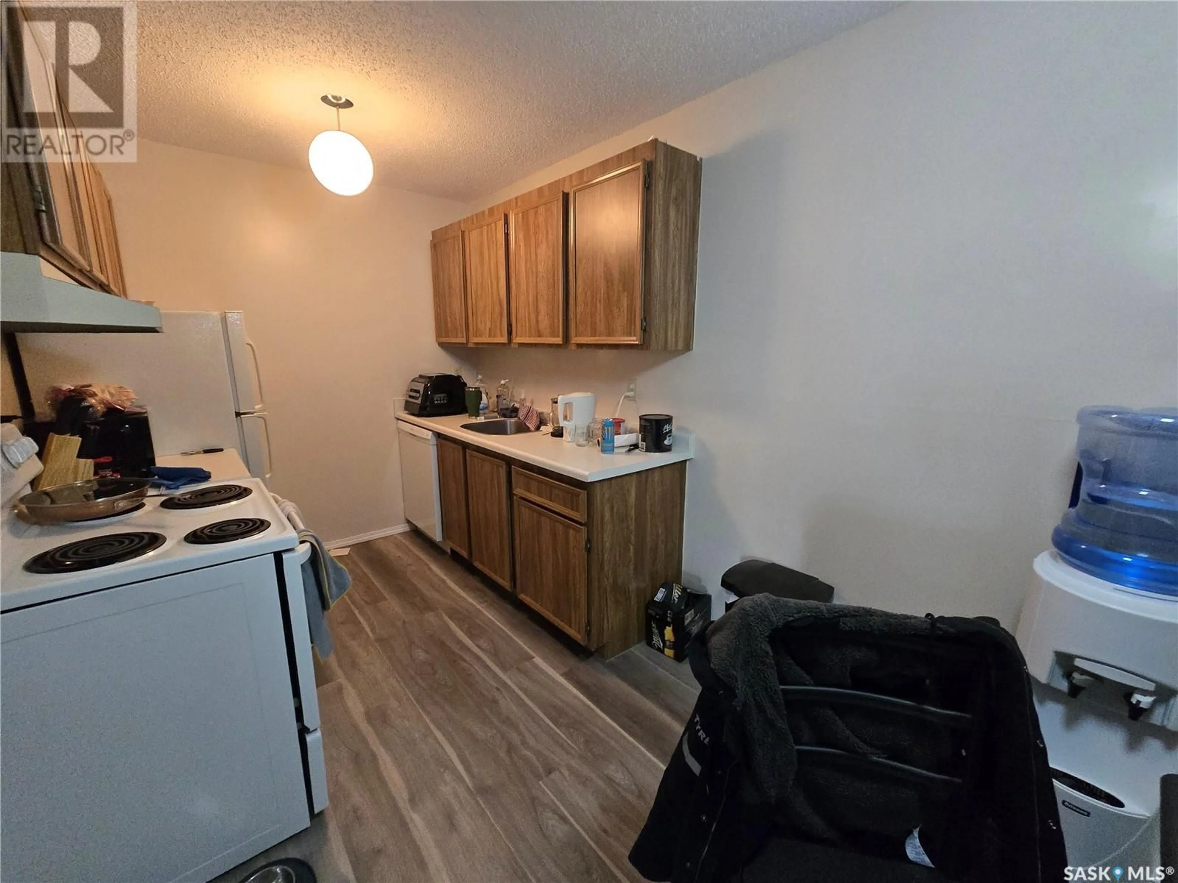 Standard kitchen, unknown for 301 1822 EAGLESHAM AVENUE, Weyburn Saskatchewan S4H3A8
