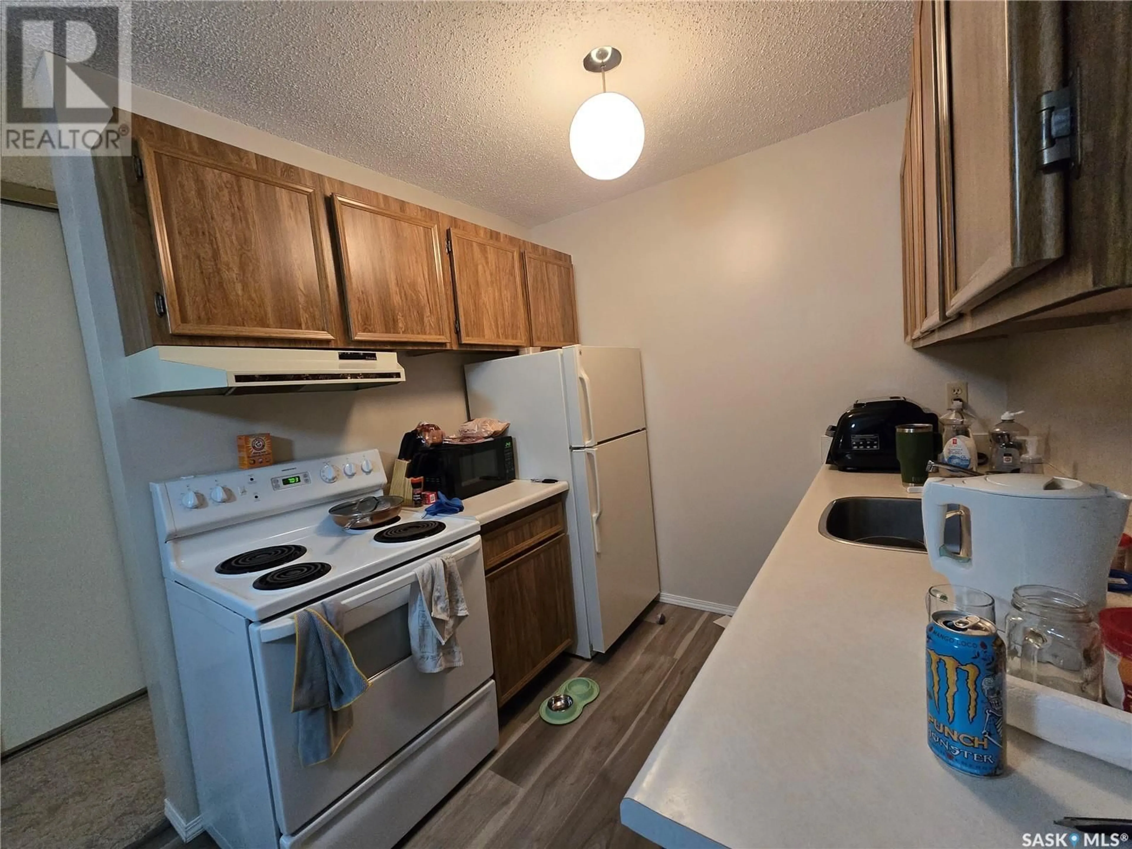 Standard kitchen, unknown for 301 1822 EAGLESHAM AVENUE, Weyburn Saskatchewan S4H3A8