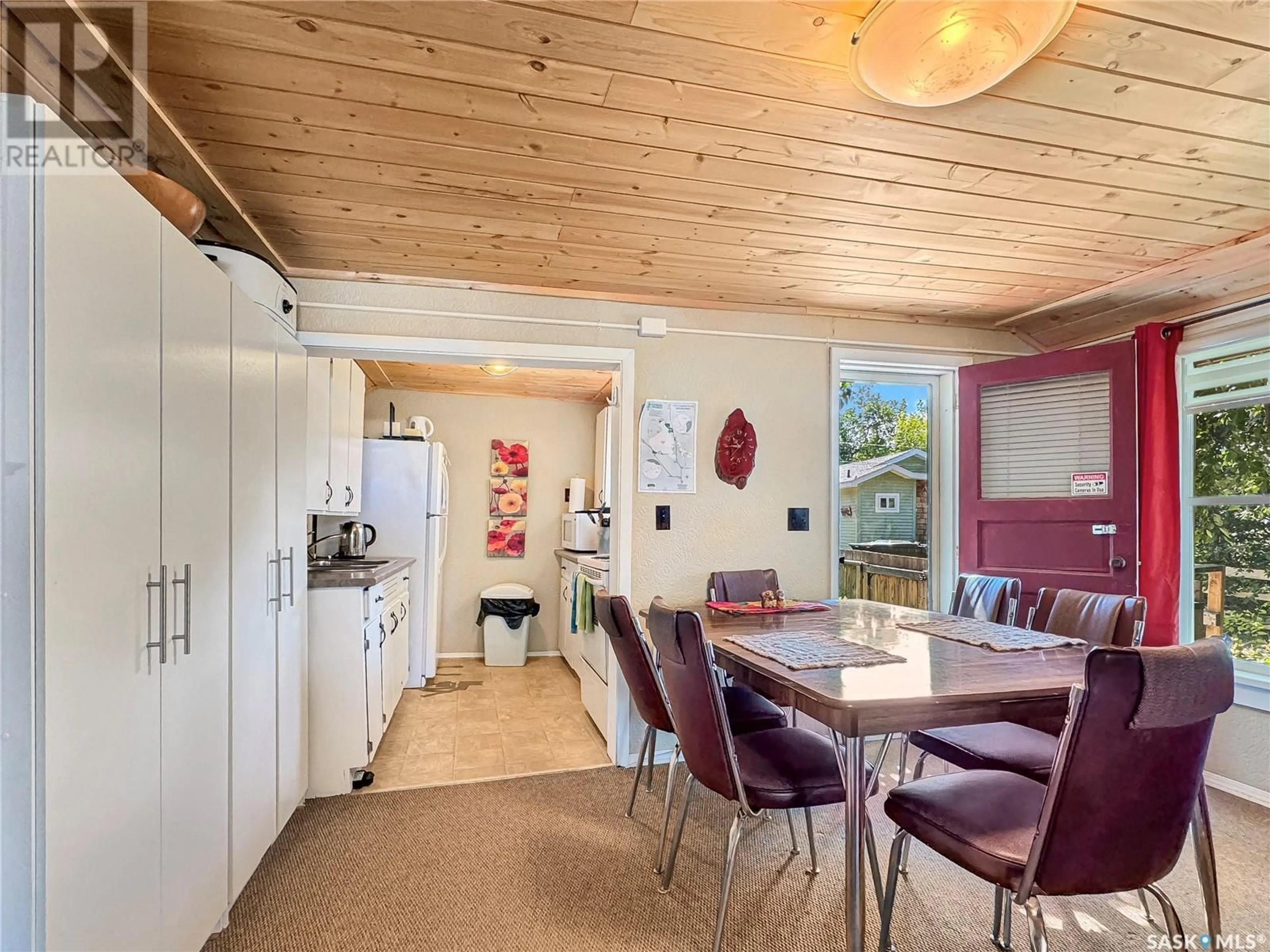 Dining room, wood/laminate floor for 551 JOSEPH CRESCENT, Cochin Saskatchewan S0M0L0