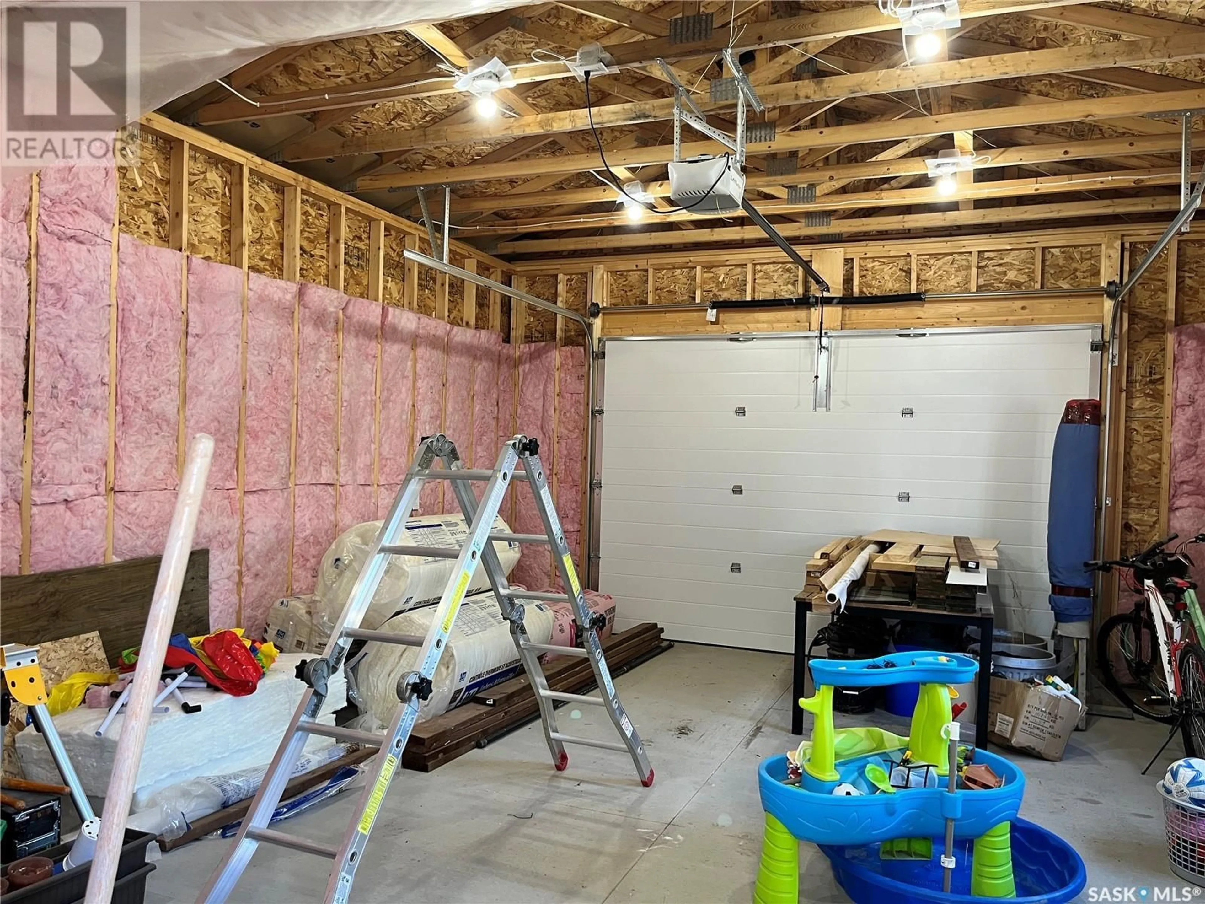 Indoor garage for 207 AUGUSTA DRIVE, Warman Saskatchewan S0K4S1