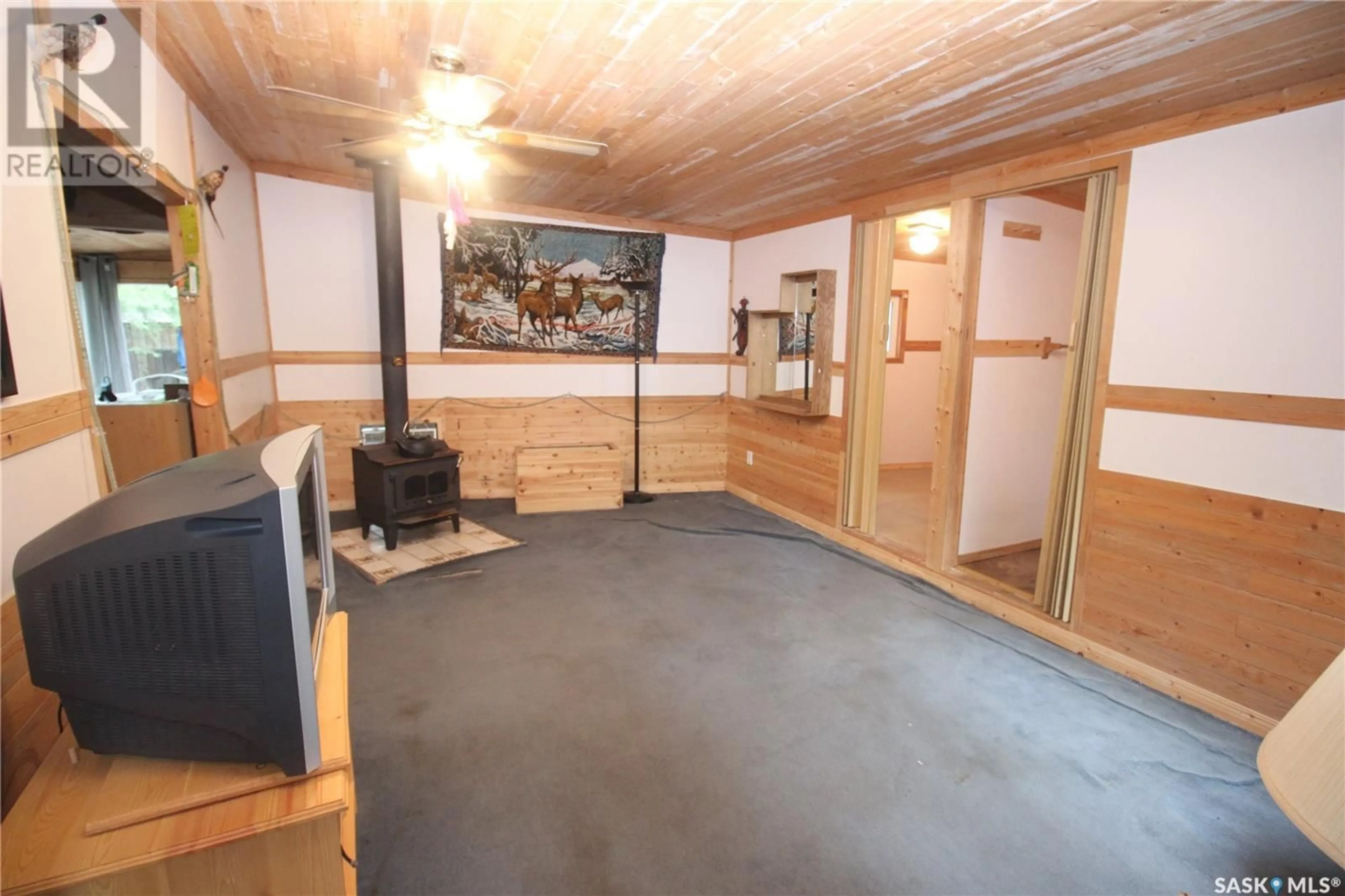 Indoor foyer for 23 DELARONDE PLACE, Delaronde Lake Saskatchewan S0J0E0