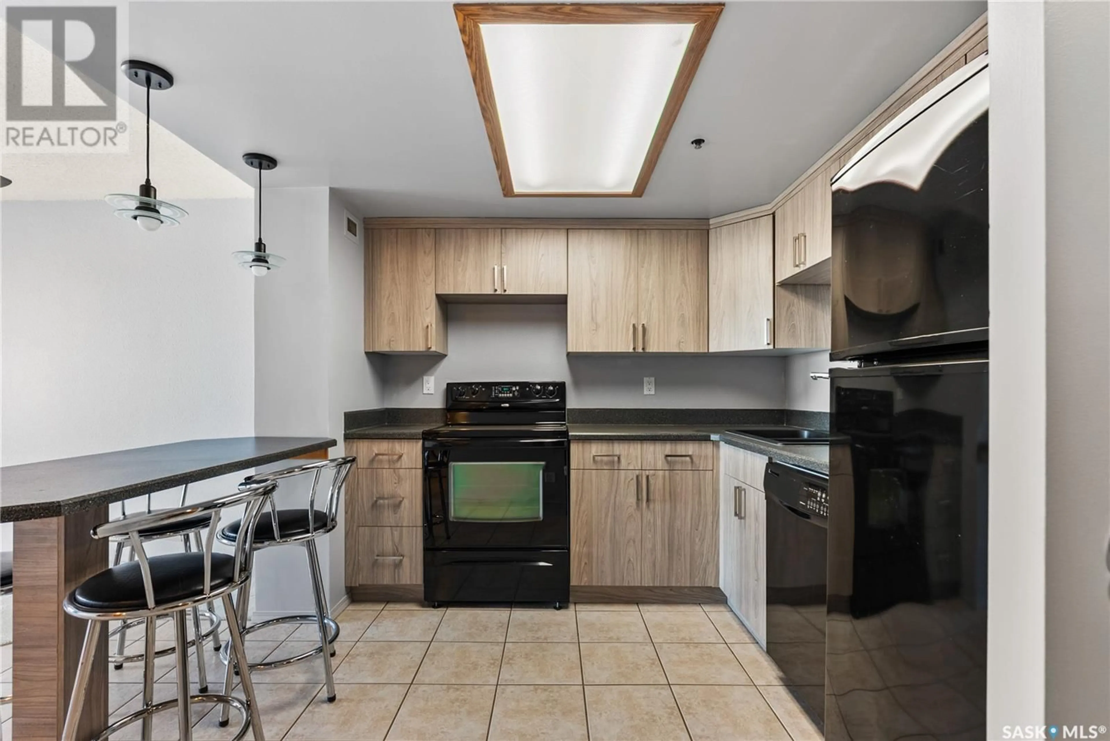 Standard kitchen, ceramic/tile floor for 1105 311 6TH AVENUE, Saskatoon Saskatchewan S7K7A9